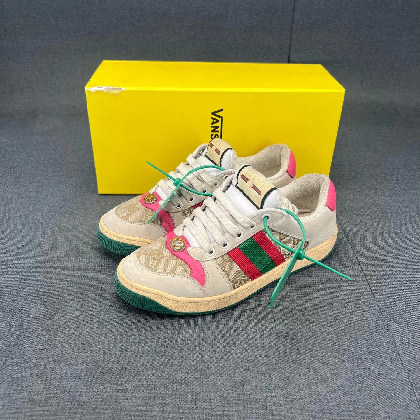 Gucci Gucci distressed sneakers fuchsia size 36 Size US 6 / IT 36 - 1 Thumbnail