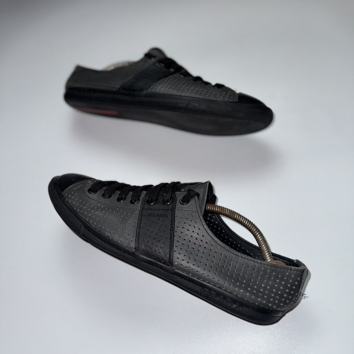 Prada PRADA Dark Grey Saffiano Sneakers 8.5 Size US 7.5 / EU 40-41 - 2 Thumbnail