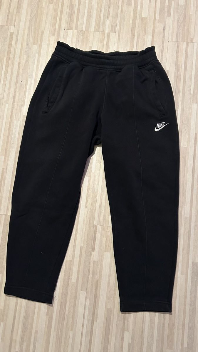 Nike Nike uncuffed sweatpants Size US 34 / EU 50 - 1 Thumbnail