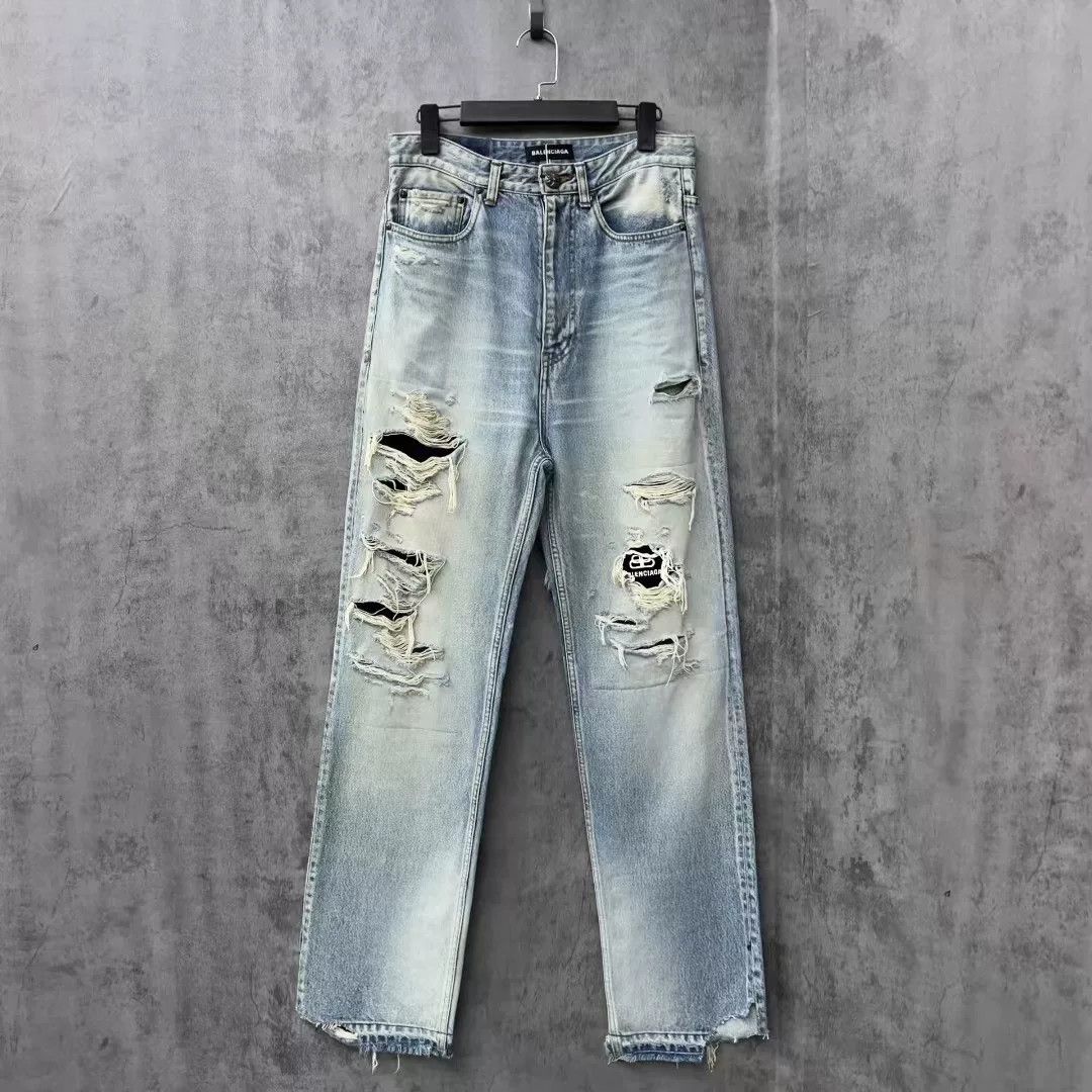 Balenciaga Balenciaga Embroidered Logo Distressed Jeans Size US 29 - 1 Thumbnail