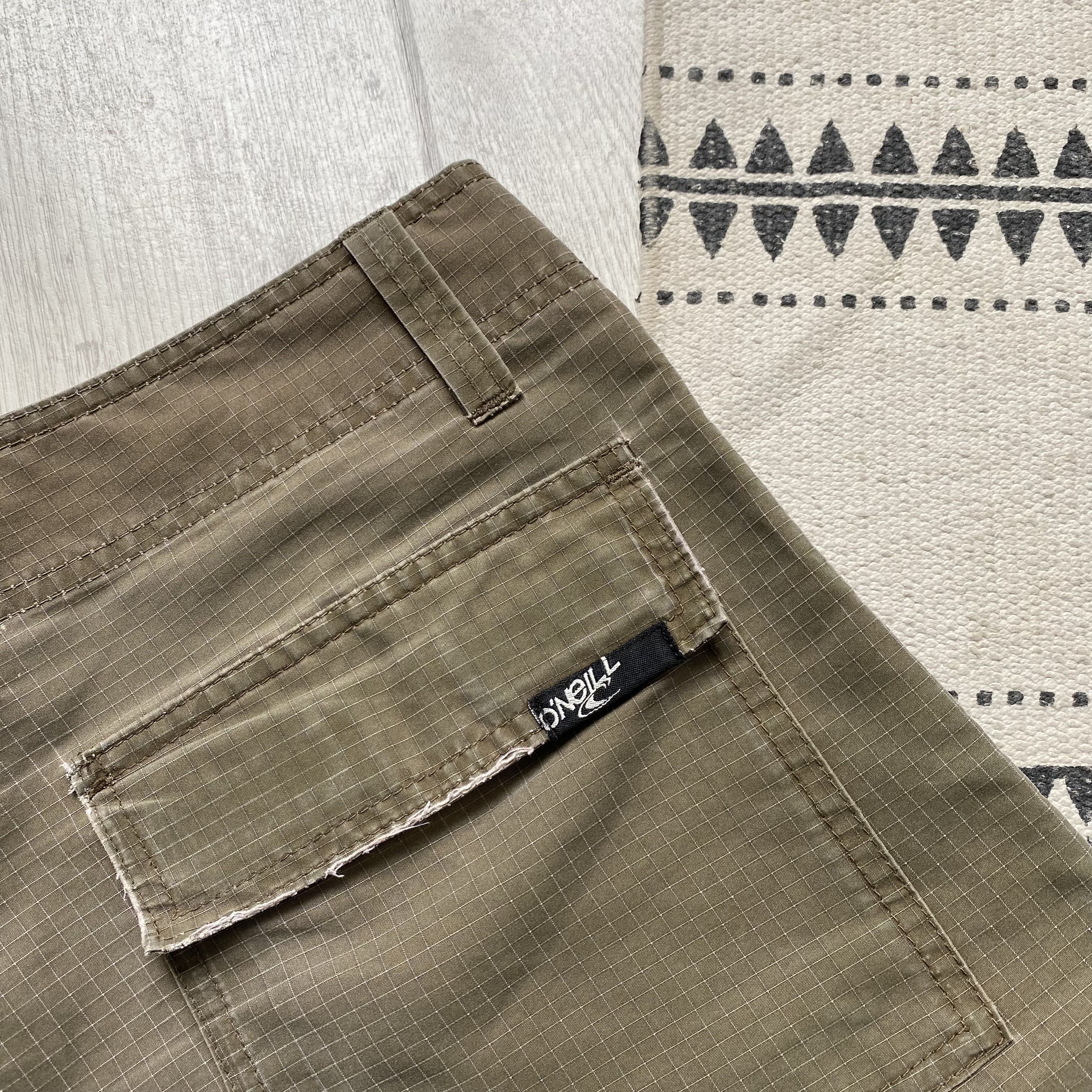 Billabong Vintage Faded Cargo Oneill cargo shorts boardwear Size US 32 / EU 48 - 7 Thumbnail