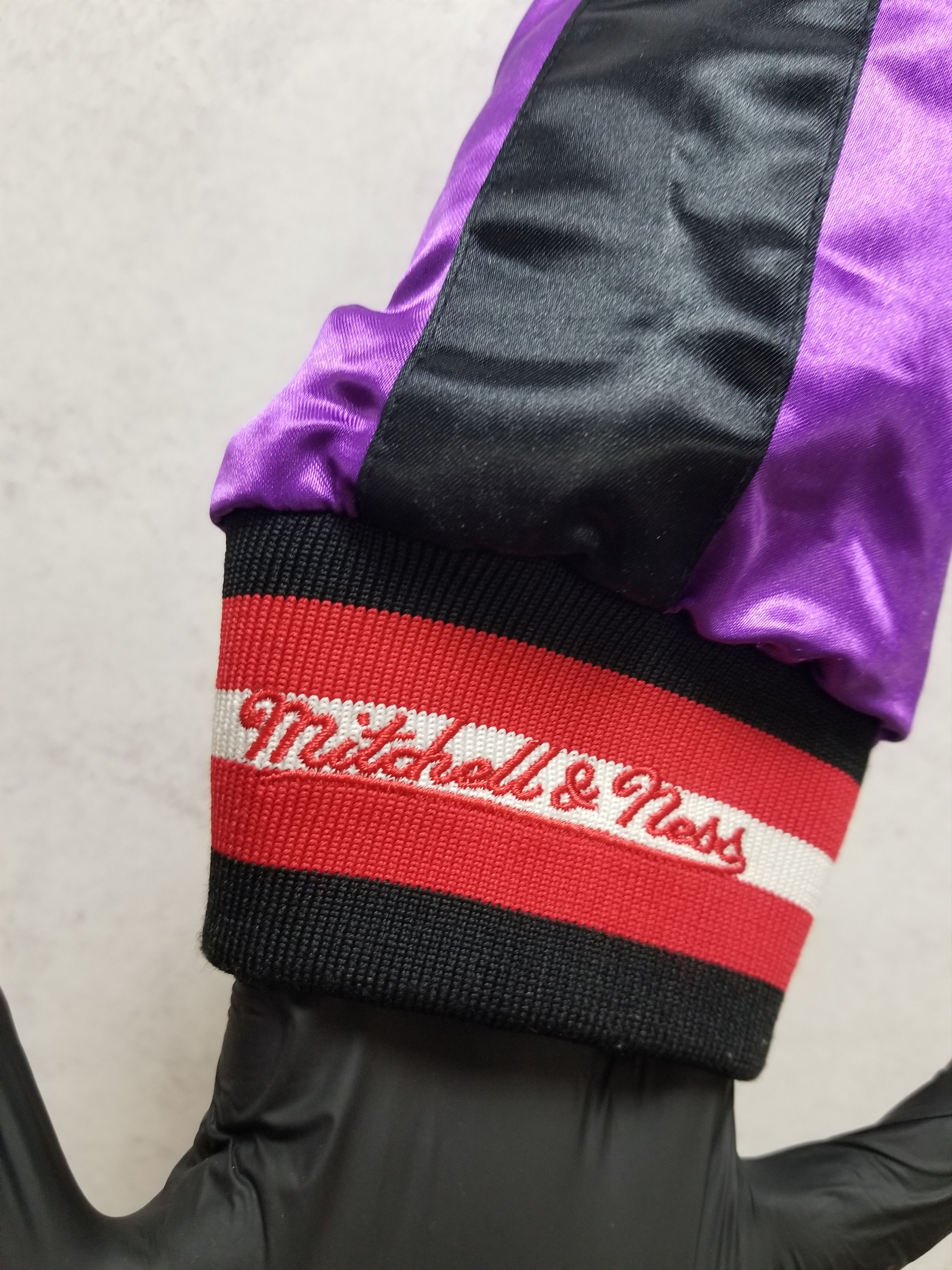 Mitchell & Ness Toronto Raptors Hardwood Classics NBA Bomber Jacket Size US S / EU 44-46 / 1 - 10 Thumbnail
