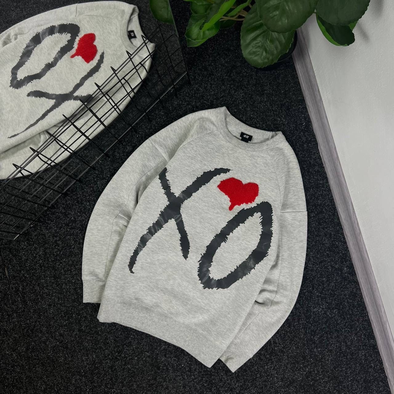 XO Sweatshirt XO collab H&M Crewneck Oversized Y2k Size US S / EU 44-46 / 1 - 1 Thumbnail