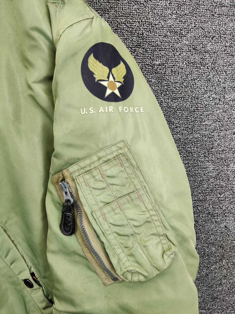 Buzz Rickson's Thrashed Vintage Buzz Rickson Distressed MA-1 Flight Jacket Size US L / EU 52-54 / 3 - 9 Thumbnail