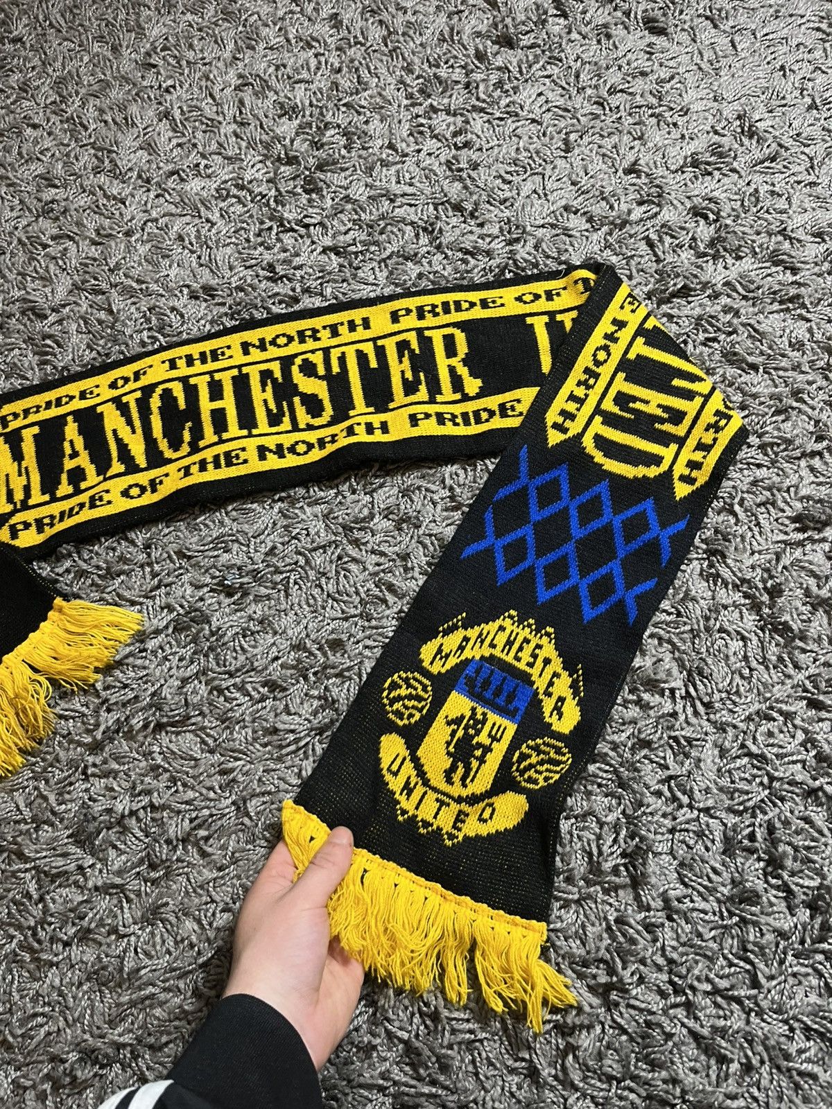 Vintage MANCHESTER UNITED RED DEVILS VINTAGE 00s FAN SCARF Size ONE SIZE - 4 Thumbnail
