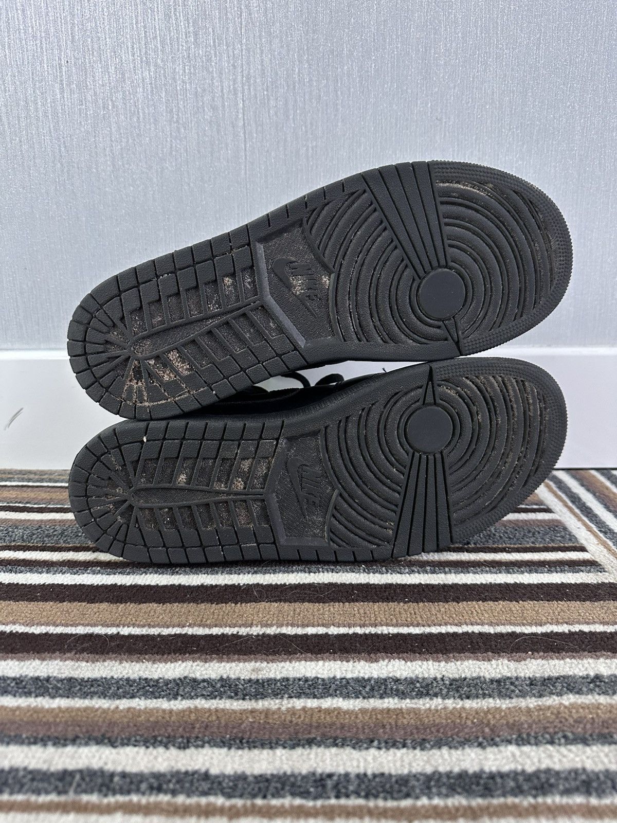 Jordan Brand Jordan 1 Mid All Black Size US 10 / EU 43 - 7 Thumbnail