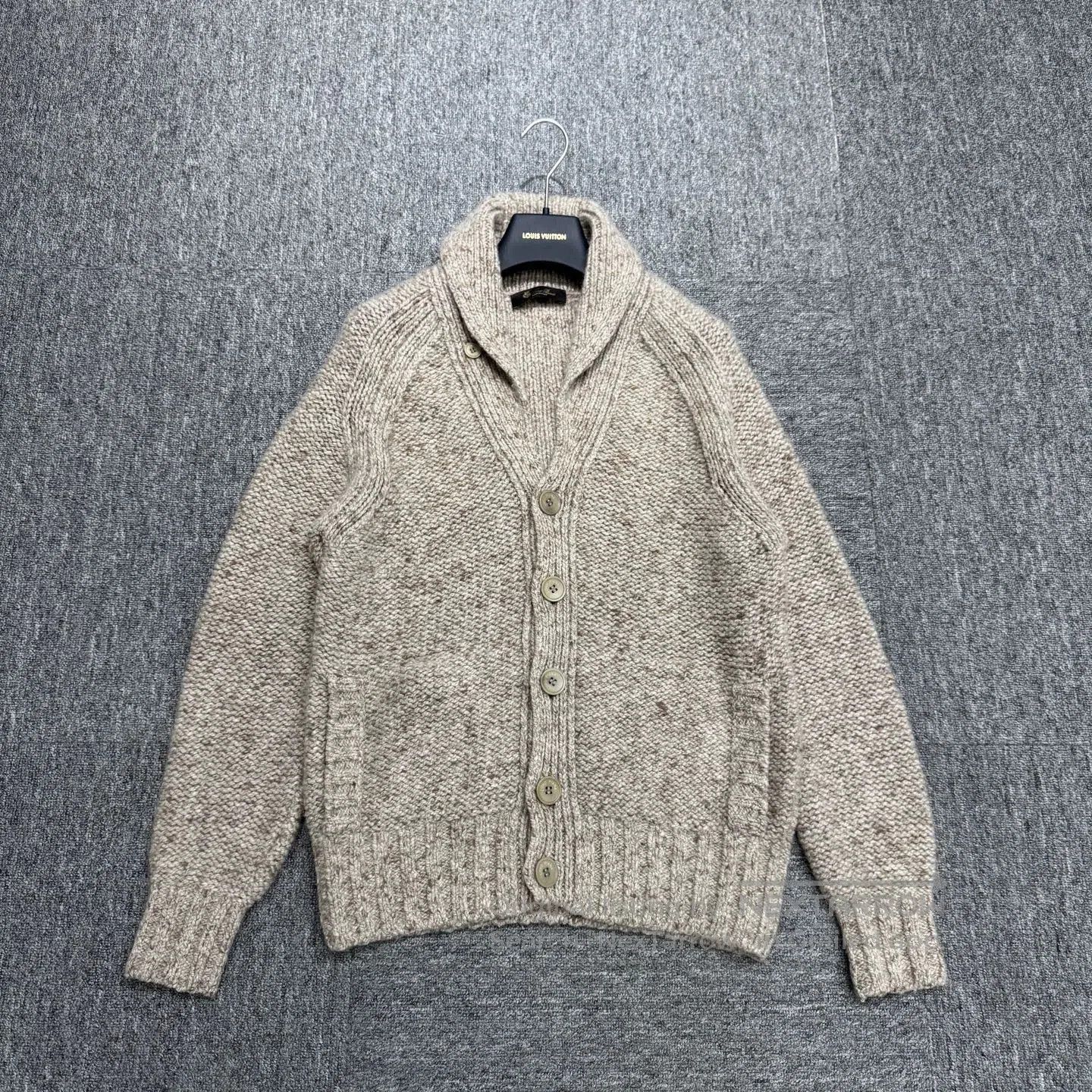 Loro Piana Beige Button-Up Knit Sweater Size S. Size US S / EU 44-46 / 1 - 1 Thumbnail