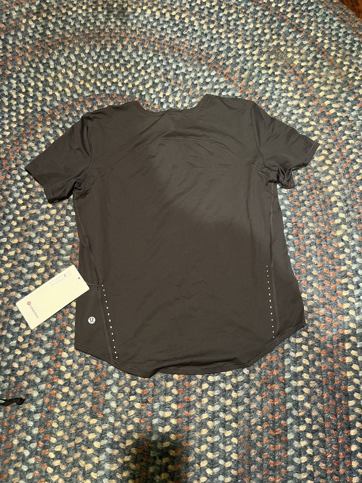 Lululemon Lululemon Women’s Black Short Sleeve Tee - size 6 Size M / US 6-8 / IT 42-44 - 4 Thumbnail