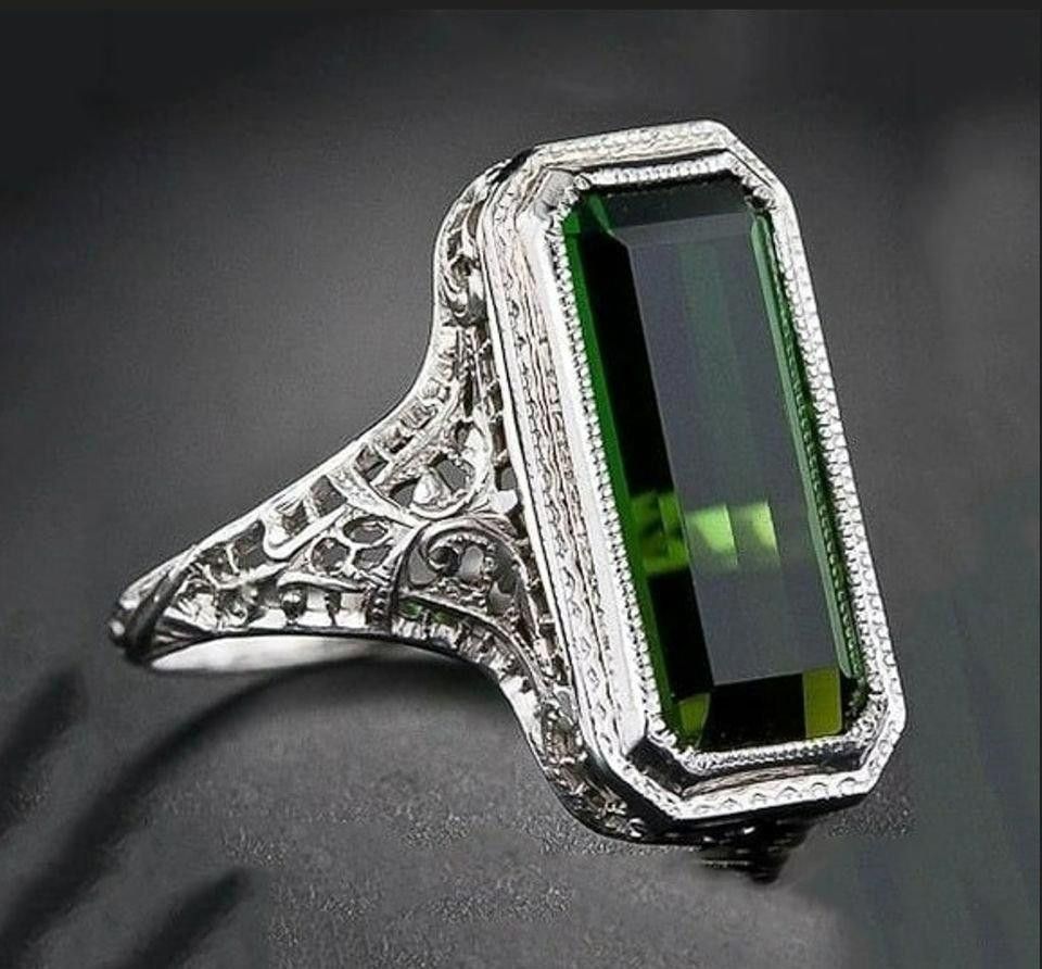 Designer Vintage Emerald Green Cut Retro Hollow Antique Silver Ring Size ONE SIZE - 2 Thumbnail