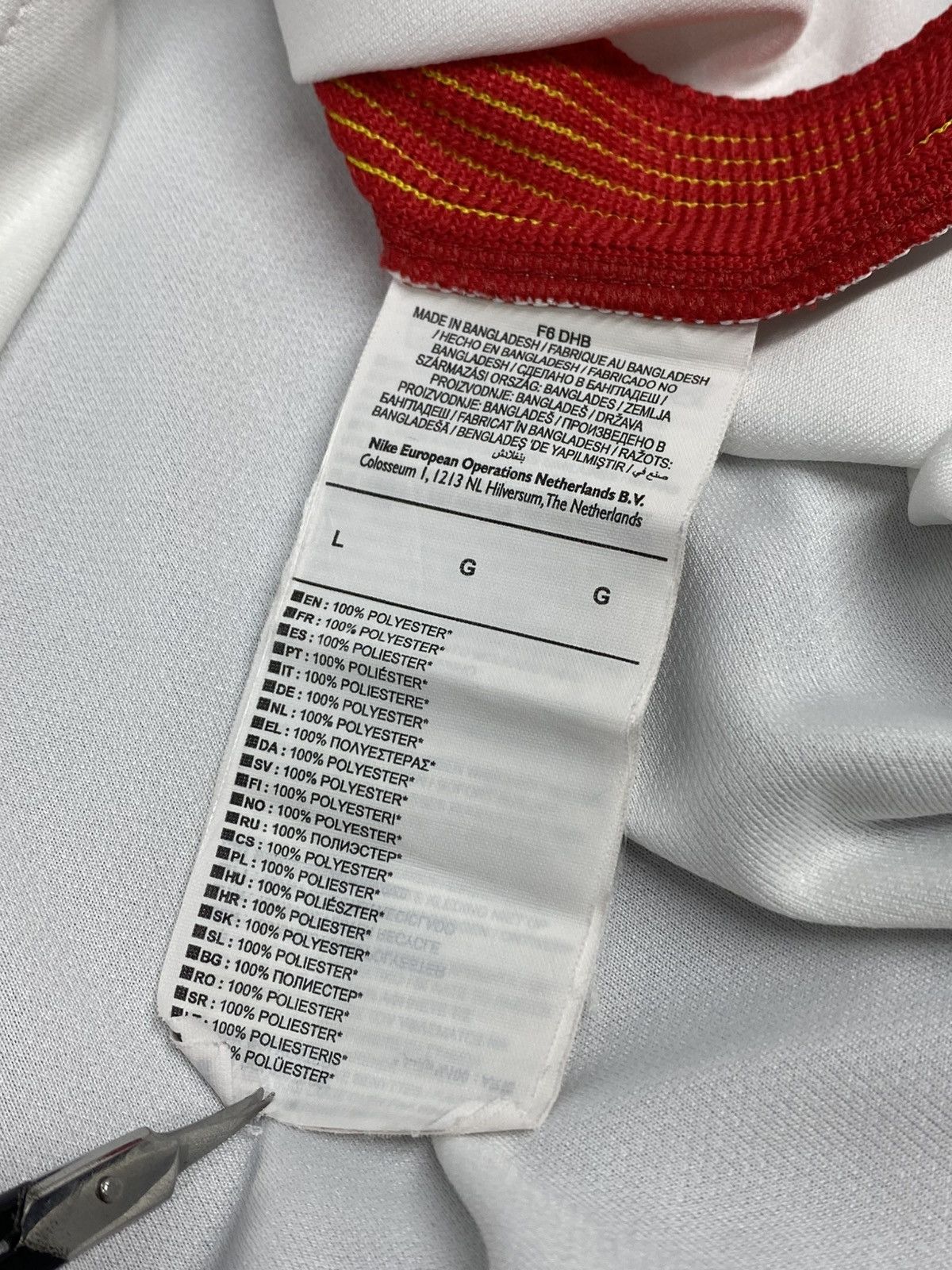 Nike Nike Red Bull Salzburg 2016/17 Home Football Shirt Jersey Size US L / EU 52-54 / 3 - 15 Thumbnail