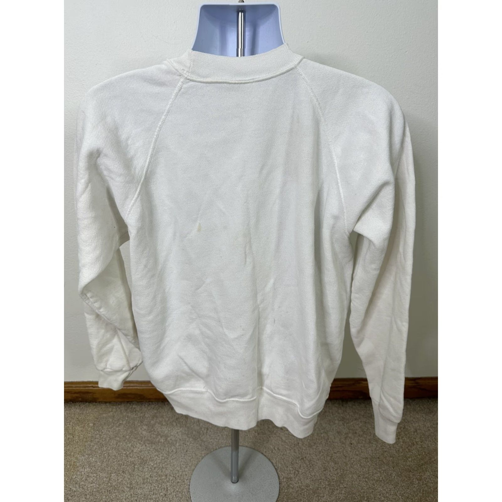 Hanes VINTAGE Hanes Crewneck Raglan White East Dubuque Warriors Unisex L USA 1980s Sweatshirt Mens Size US L / EU 52-54 / 3 - 2 Thumbnail
