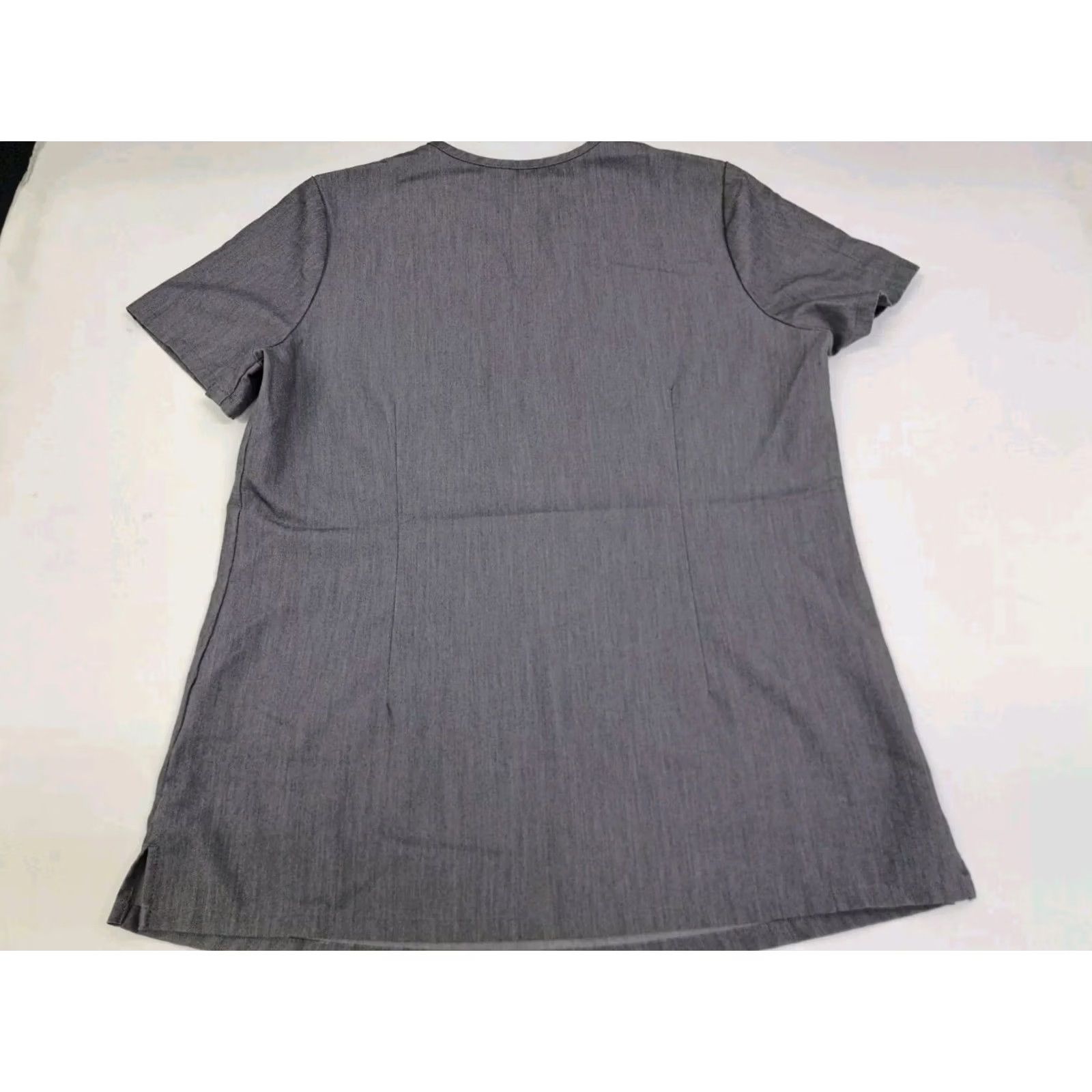 Vintage FIGS Women's Technical Scrub Short Sleeve V Neck Top Small Gray FW1000 #6577 Size S / US 4 / IT 40 - 3 Thumbnail