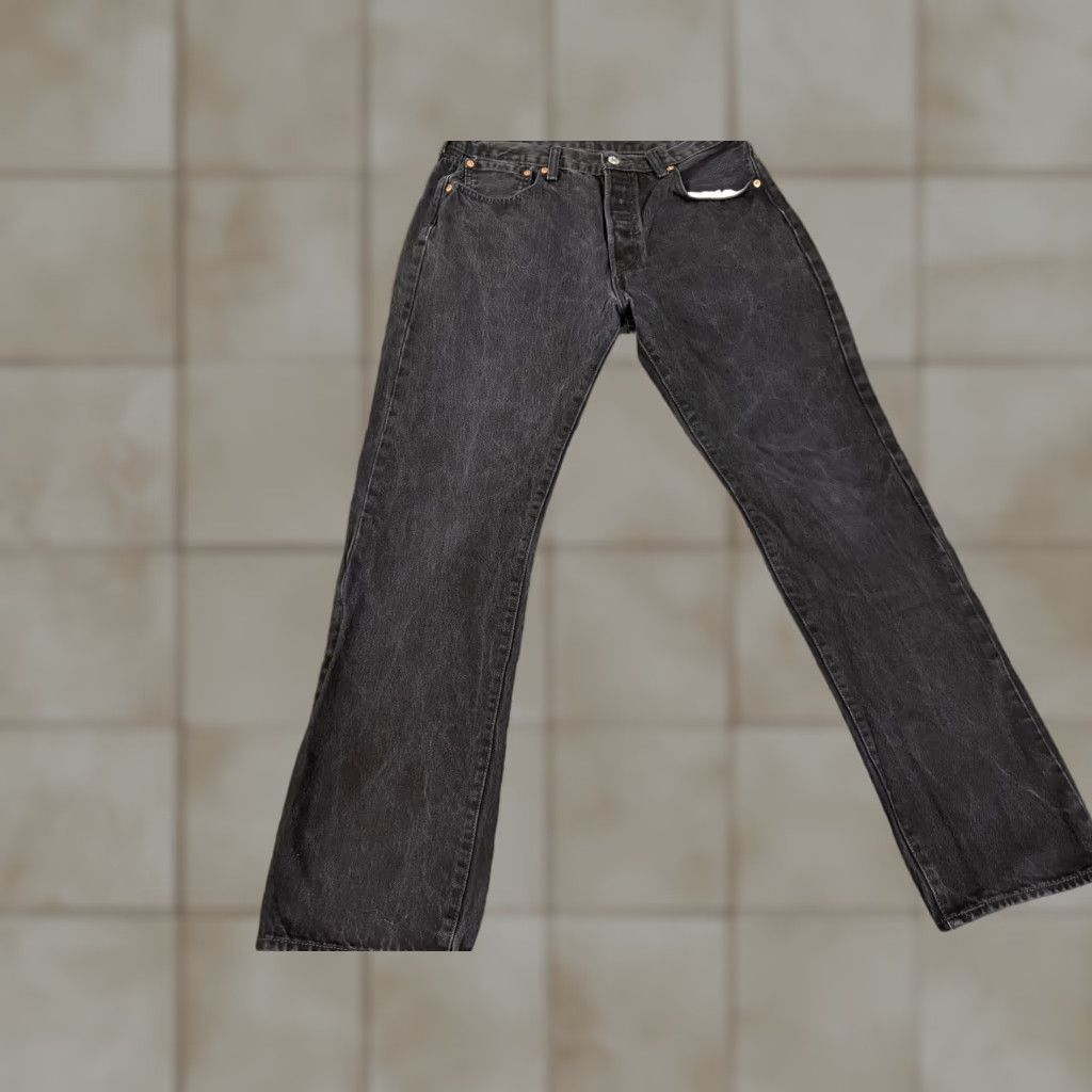 Levi's VINTAGE? No. Wait: Levis 501 Jeans Mens 34x32 black button fly denim straight classic. Size US 34 / EU 50 - 1 Thumbnail
