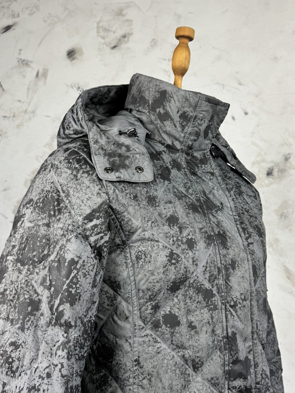 Burberry Burberry Quilted Custom Camo Puffer Jacket Size M - L Size M / US 6-8 / IT 42-44 - 6 Thumbnail