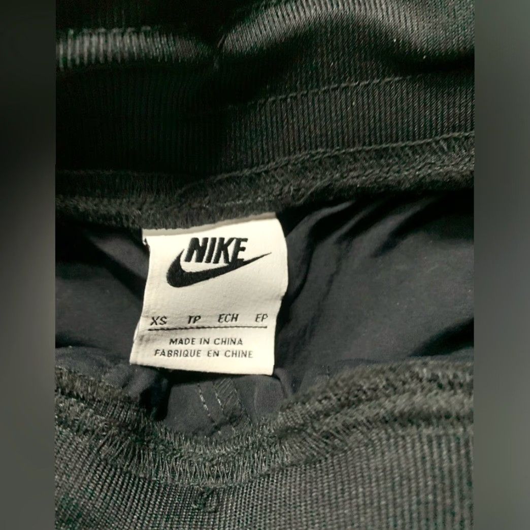 Nike Nike Women Pants XS Black Loose Fit High Rise Joggers Sherpa Pockets Track Pants NWT Regular Size 26" / US 2 / IT 38 - 4 Thumbnail
