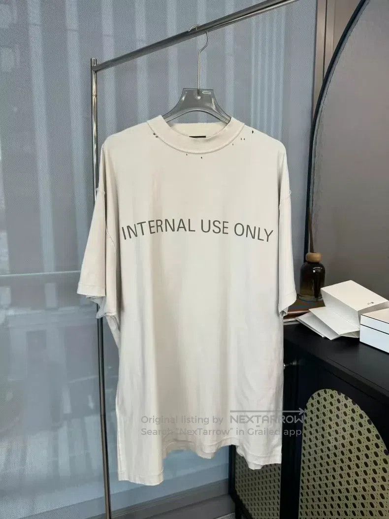 Balenciaga Balenciaga Backwards white short-sleeve Size US XL / EU 56 / 4 - 1 Thumbnail