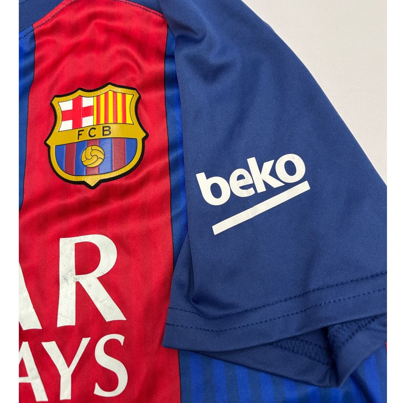 Other MESSI Barcelona Unicef Football Soccer Jersey | Men's Small Size US S / EU 44-46 / 1 - 6 Thumbnail