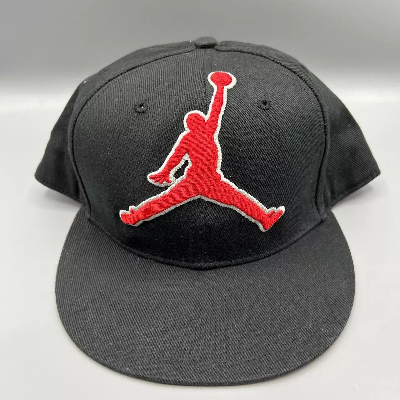 Jordan Brand Air Jordan Hat Men 7 1/2 Black Red Jumpman Fitted Cap Size ONE SIZE - 1 Thumbnail
