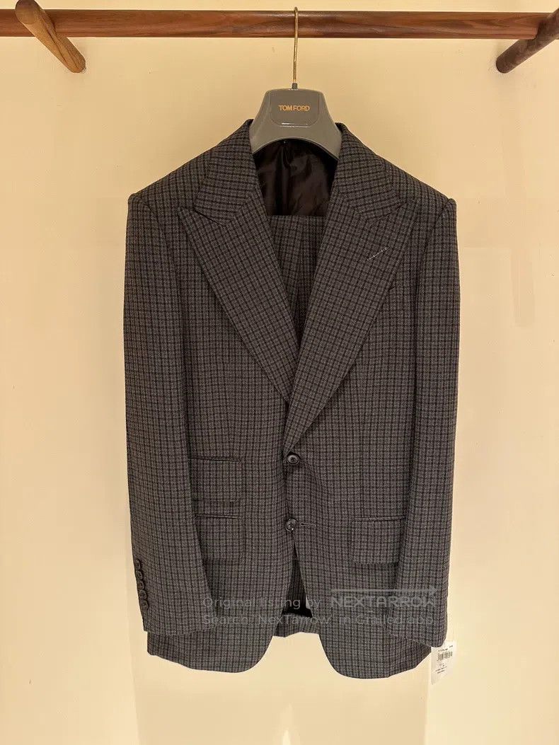 Tom Ford Tom Ford Grey Plaid Single-Breasted Suit Size 46L - 1 Thumbnail