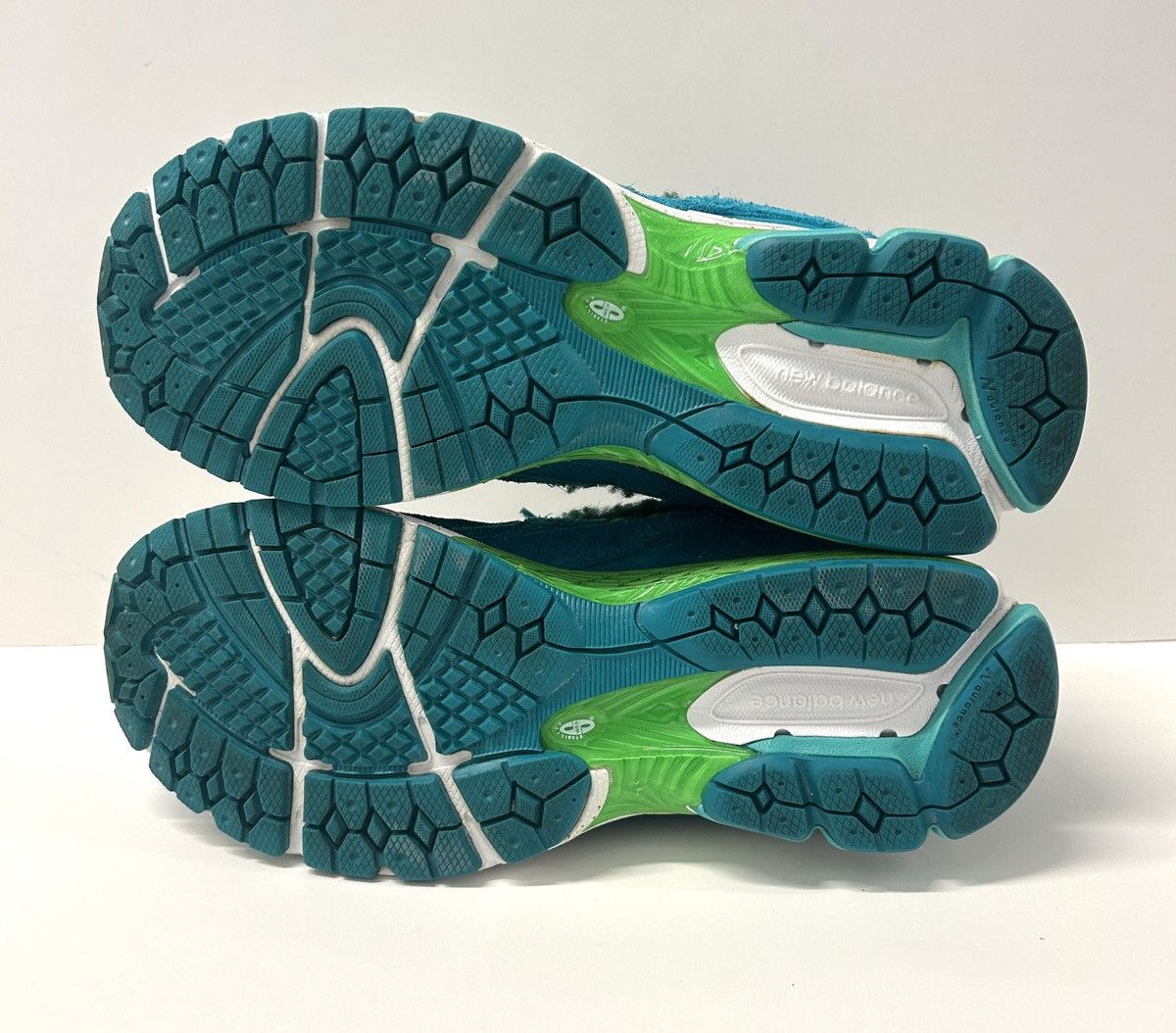New Balance × Salehe Bembury Salehe Bembury x New Balance 2002R ‘Water Be The Guide’ 9.5 Size US 9.5 / EU 42-43 - 6 Thumbnail