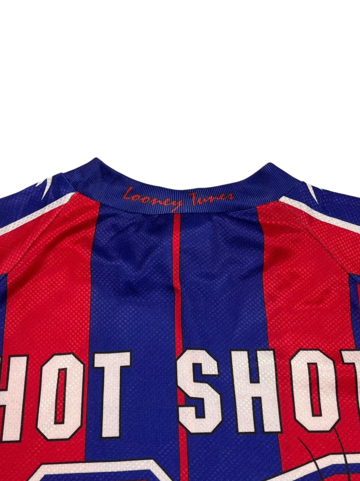 Warner Bros Vintage Jerse Barcelona x Looney Tunes ©️1998 Size US XL / EU 56 / 4 - 5 Thumbnail
