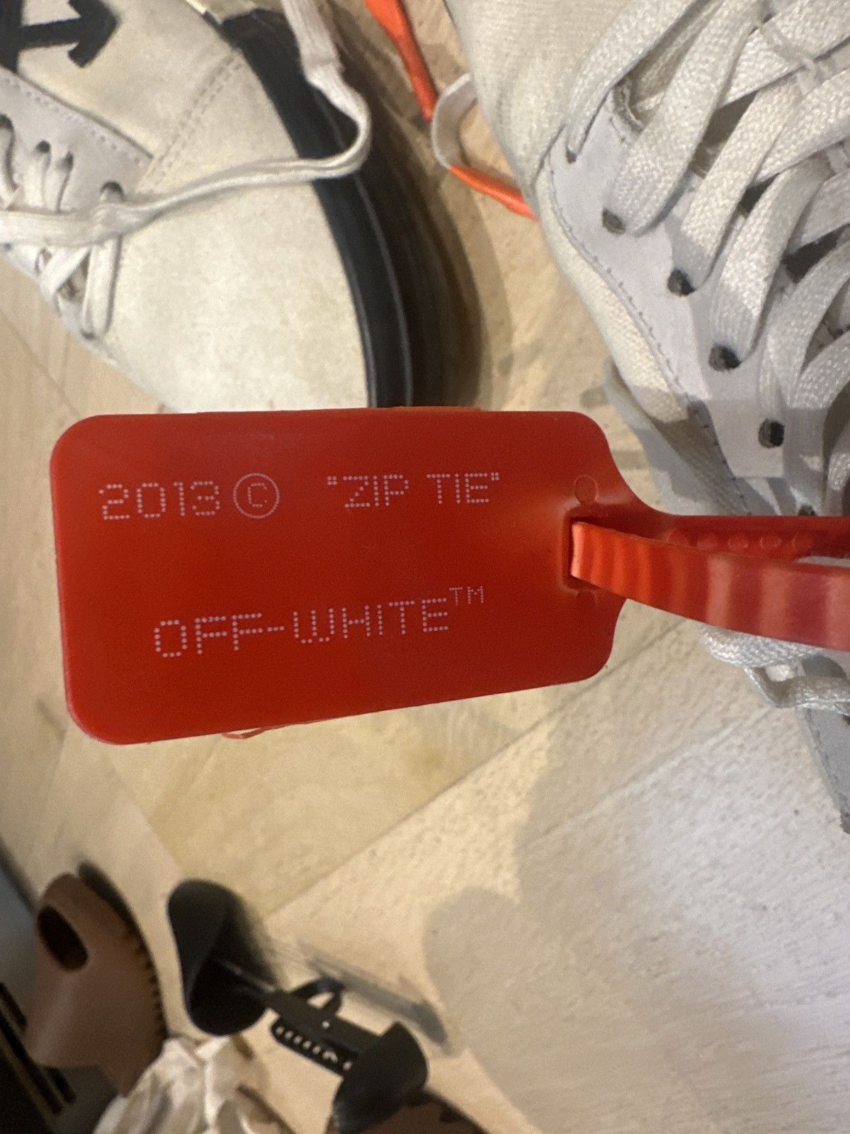 Off-White Off-white/virgin abloh low top sneaker Size US 8.5 / EU 41-42 - 4 Thumbnail