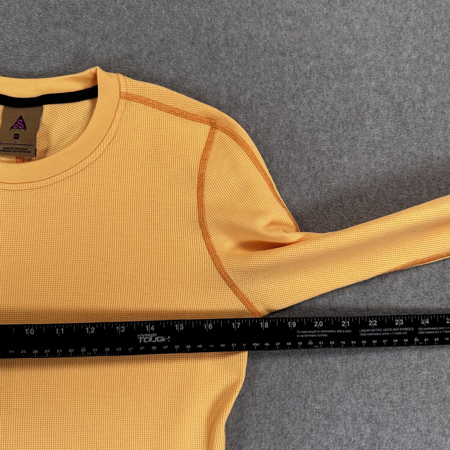 Nike Nike ACG Shirt Womens M Orange Long Sleeve Thermal Base Layer BQ3417-884 Size M / US 6-8 / IT 42-44 - 4 Thumbnail