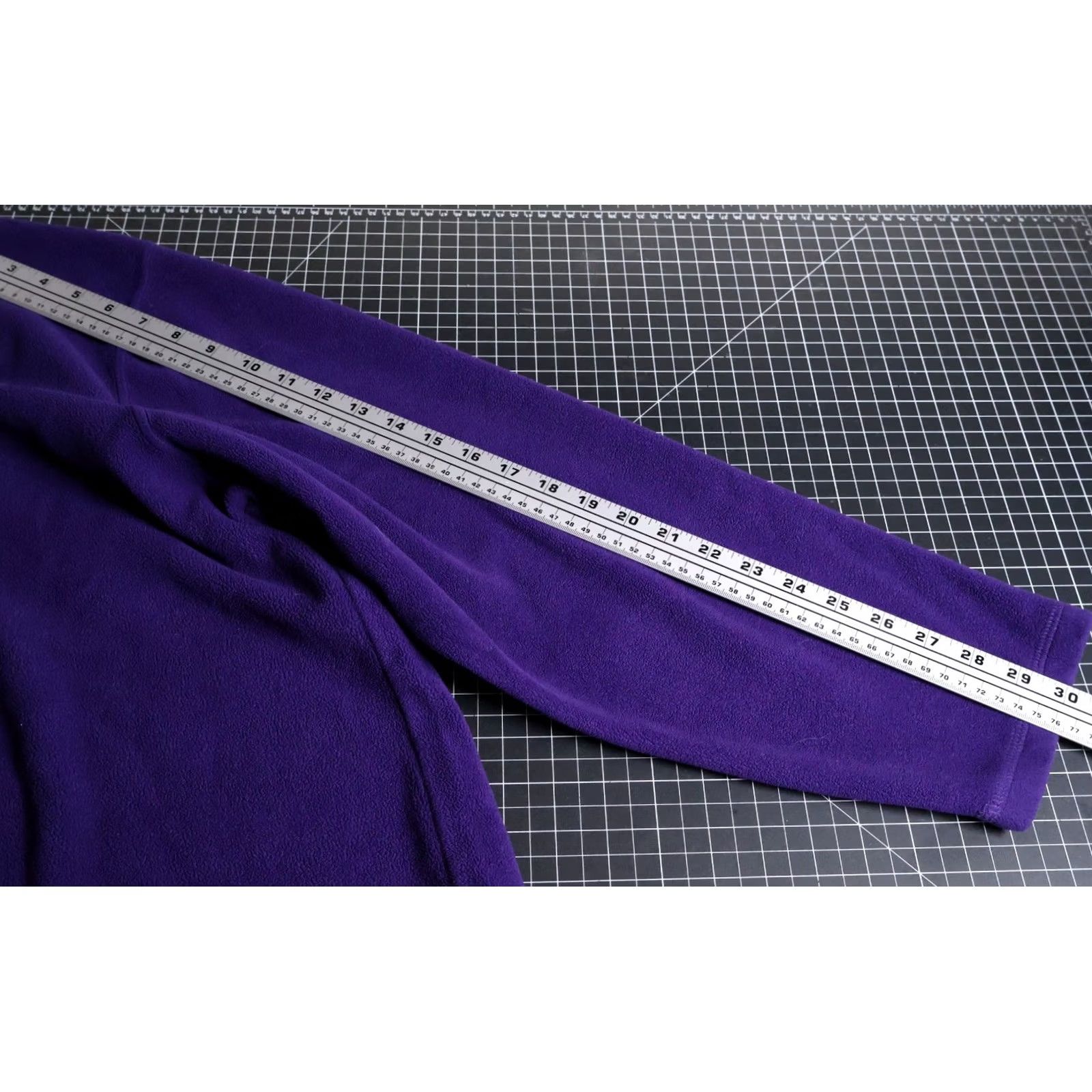 Disney VINTAGE Disney Eeyore Sweatshirt Women's Large Purple Embroidered 90s Oversized Fleece Crew Neck Pullover Size L / US 10 / IT 46 - 7 Thumbnail