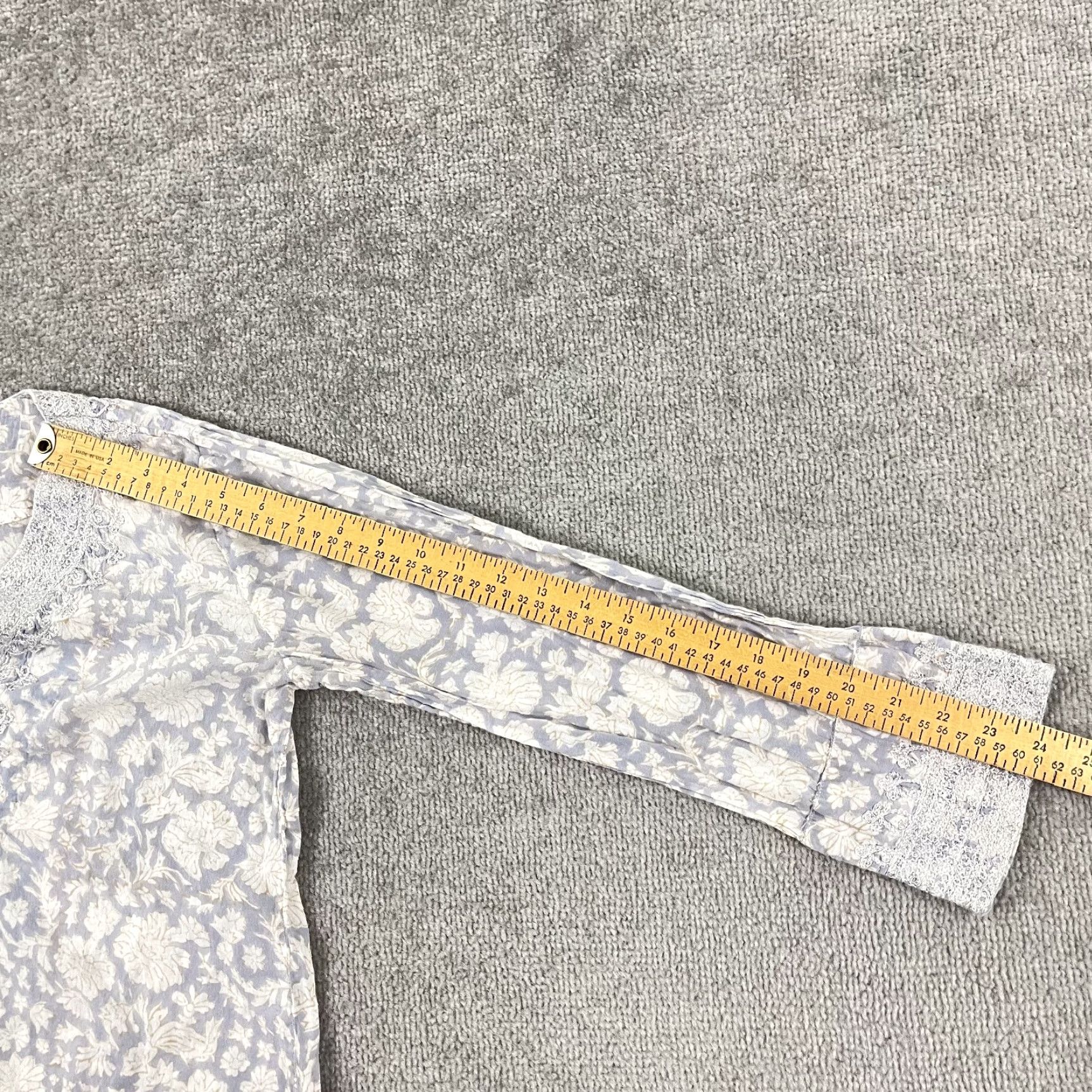 Vintage VINTAGE Roberta Roller Rabbit Blouse Womens Large Floral Lace Tunic Top All Seasons Casual Lightweight Gray Blue Size L / US 10 / IT 46 - 5 Thumbnail