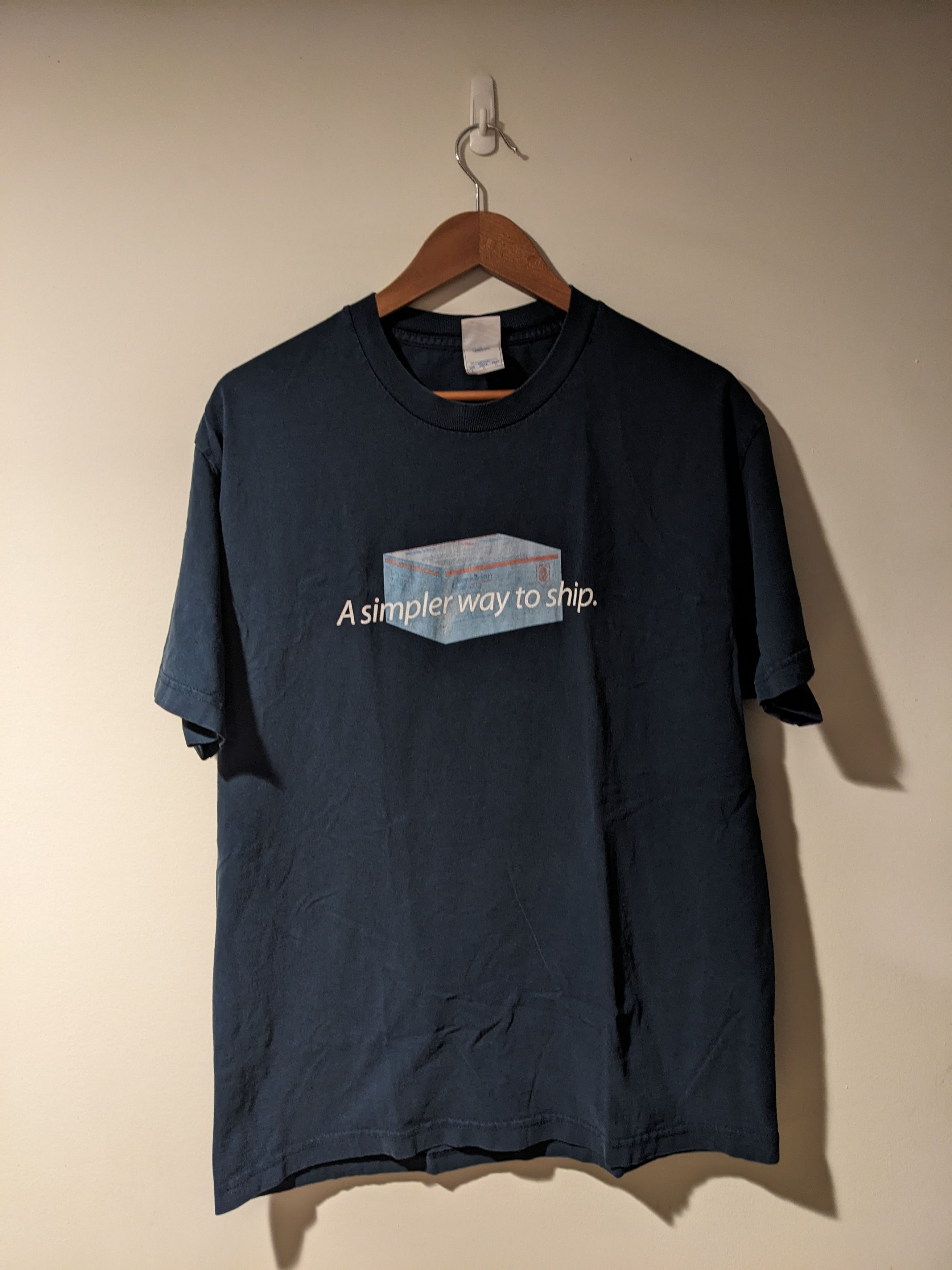 Gildan × Vintage Vintage Y2K USPS A Simpler Way to Ship Priority Mail T-Shirt Size US L / EU 52-54 / 3 - 1 Thumbnail