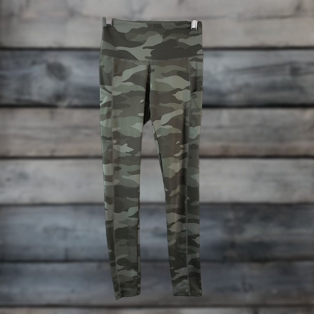 Vintage VINTAGE? No. Wild Fable Leggings Womens XS Green Camouflage Pockets High Rise Inseam 27.5 in Regular XS Leggings Women Green Camouflage Pockets Size 26" / US 2 / IT 38 - 1 Thumbnail