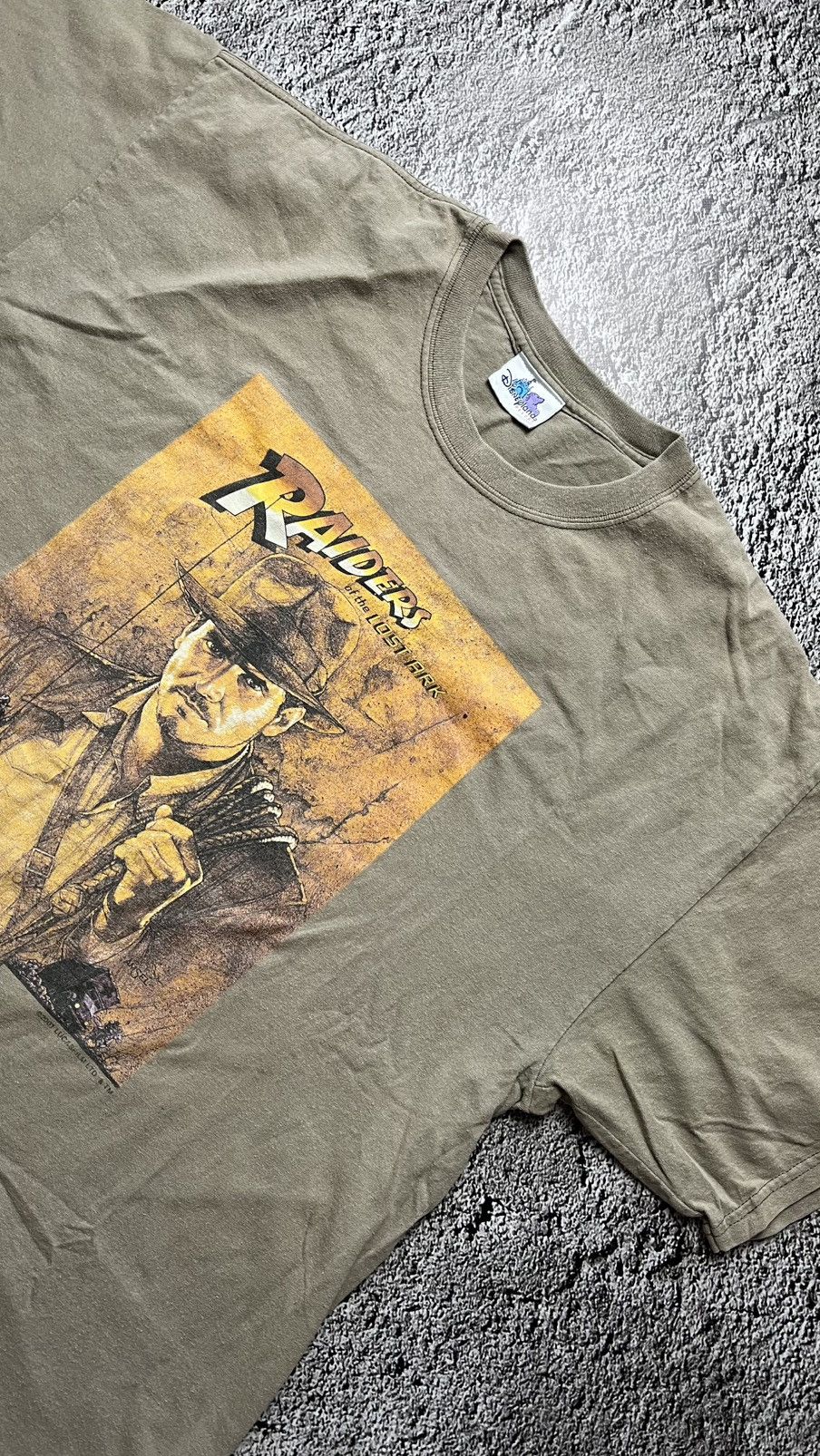 Disney 2001 Indiana Jones raiders of the lost ark lucasfilm tee Size US XL / EU 56 / 4 - 2 Thumbnail