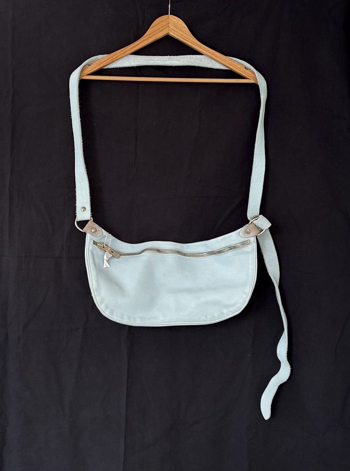 Q10M large baby blue horse leather bag