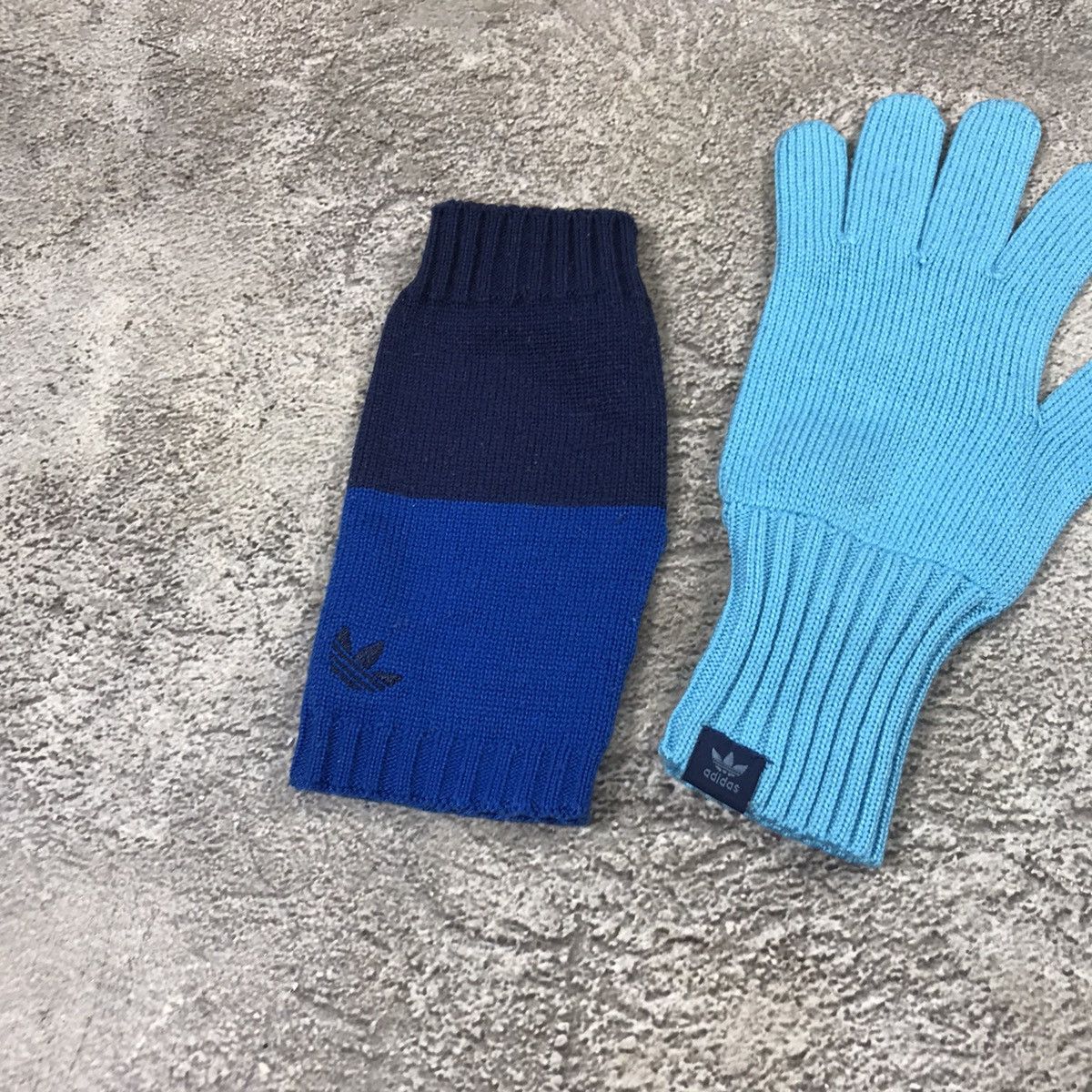 Vintage Vintage Adidas Gloves Y2K Streetwear Blue Navy Sun Faded OS Size ONE SIZE - 5 Thumbnail