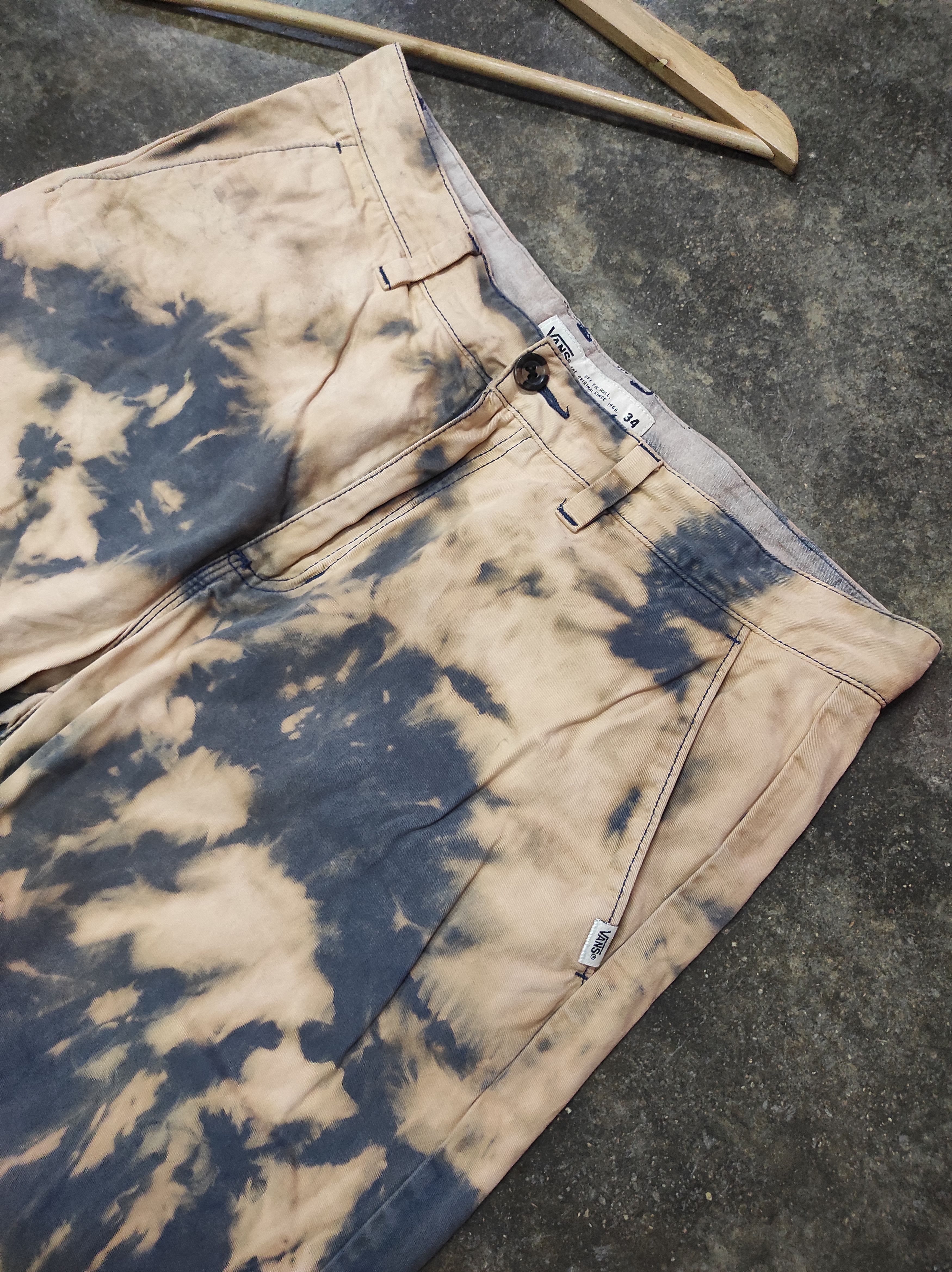 Vans VANS TIE DYE SHORT PANTS Size US 34 / EU 50 - 2 Thumbnail