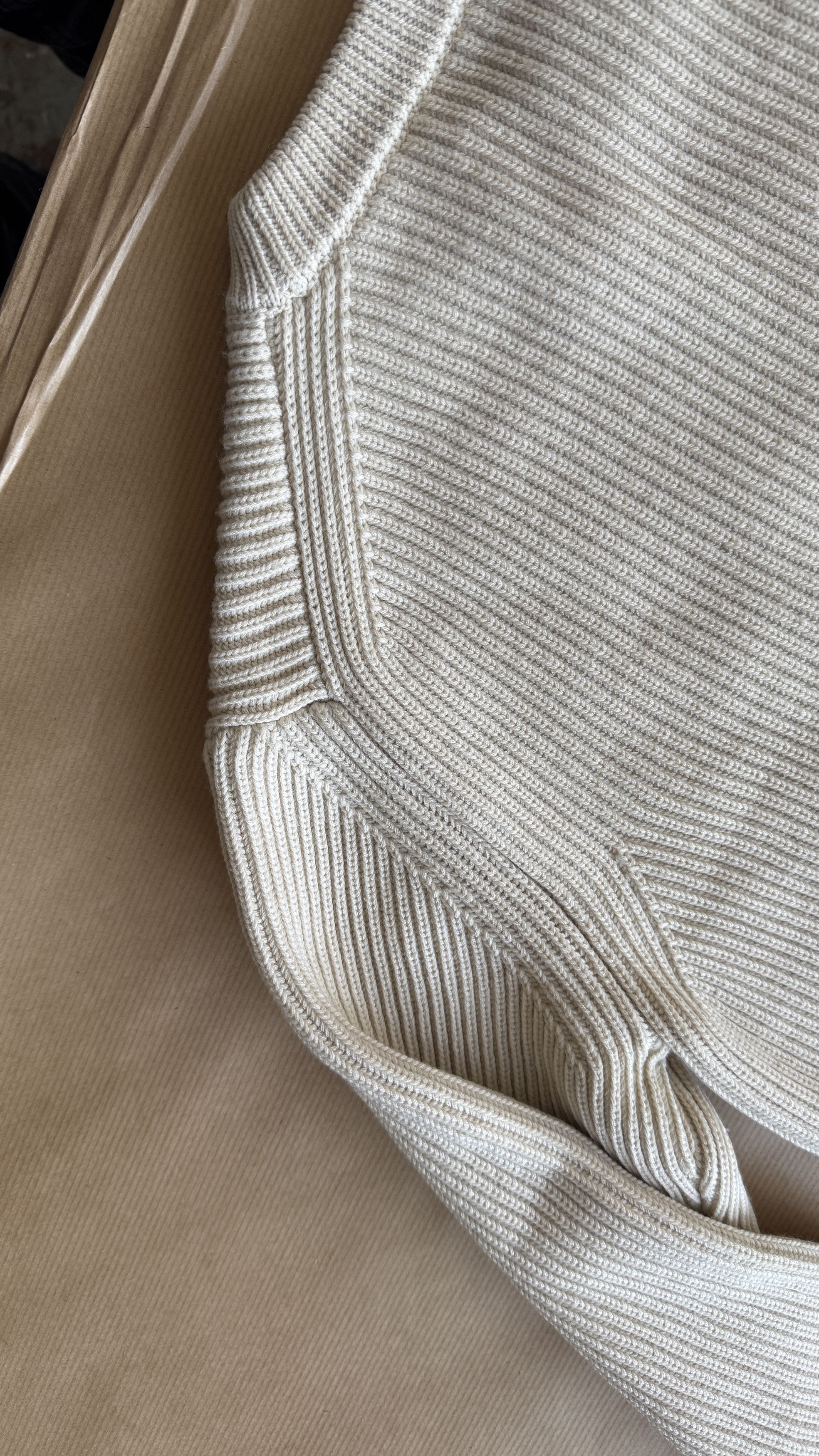 Auralee aa . 4 . as new . SUPER FINE WOOL RIB KNIT BIG P/O .A6AP01RK Size US S / EU 44-46 / 1 - 15 Thumbnail