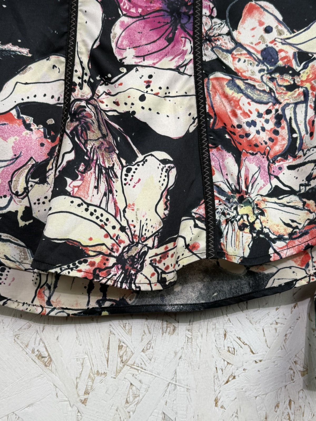 Just Cavalli Vintage Just Cavalli SS06 Floral Print Satin Shirt Blouse Size M / US 6-8 / IT 42-44 - 9 Thumbnail