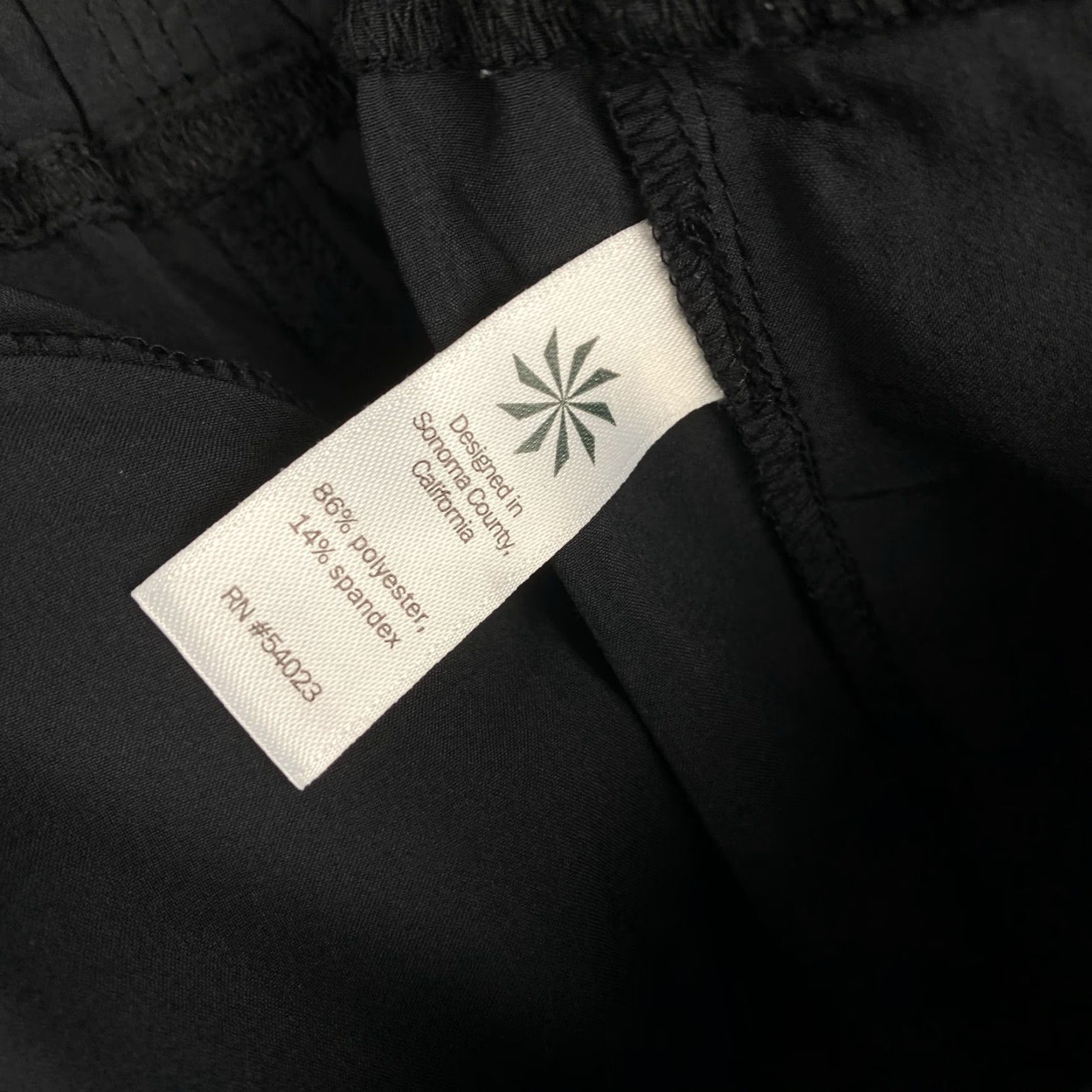 Athleta Womens Athleta La Viva Capri Pants 2 Black Drawstring Elastic Waist Ankle Breathing Comfortable Athletic Track Pants Womens Size 26" / US 2 / IT 38 - 6 Thumbnail
