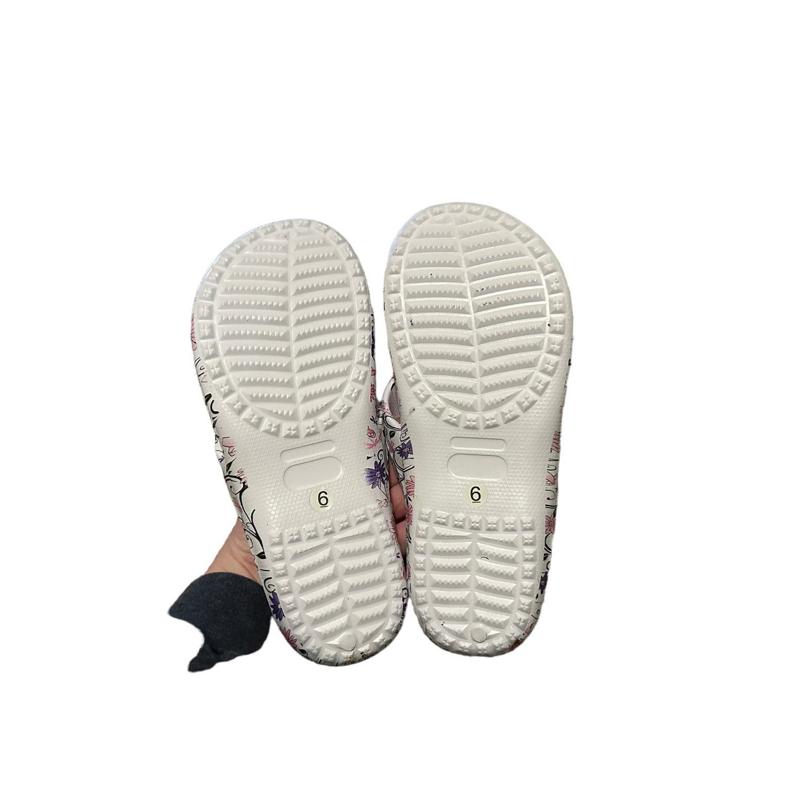 Other GreaterGood 6 Fancy Flower Ribbon Pink White Flip Flops Size US 6 / IT 36 - 6 Thumbnail