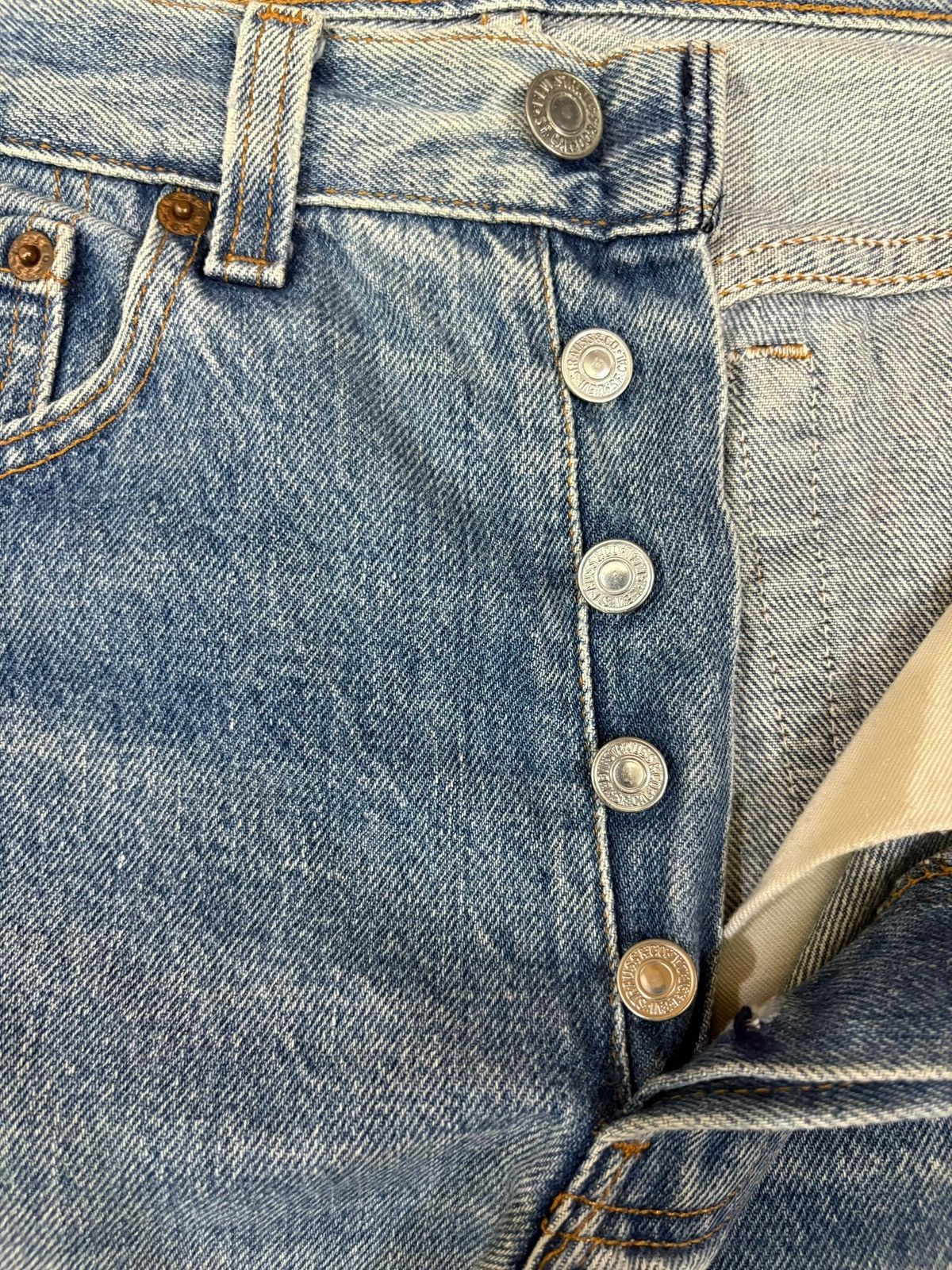 Levi's Vintage 90s Levis 501 Light Wash Distressed Jeans Size US 28 / EU 44 - 3 Thumbnail