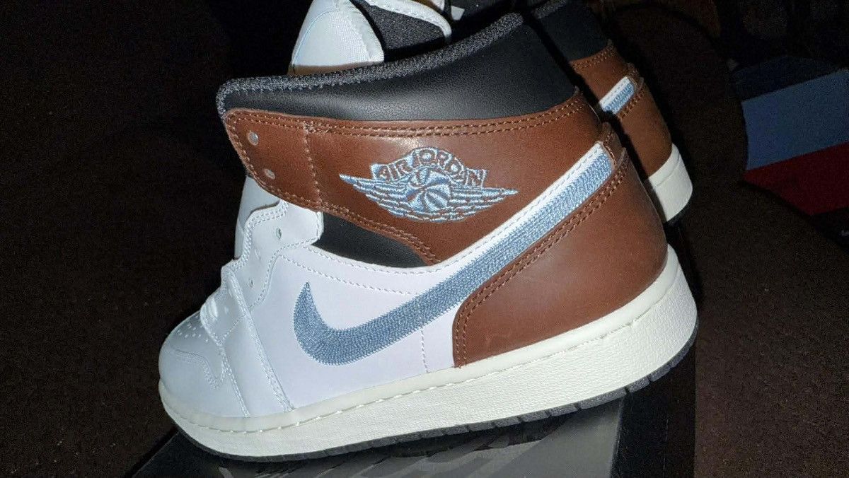 Jordan Brand Nike Jordan 1 retro SE Mid “UNC Mocha” New w/ OG Box! size 8 Size US 8 / EU 41 - 12 Thumbnail