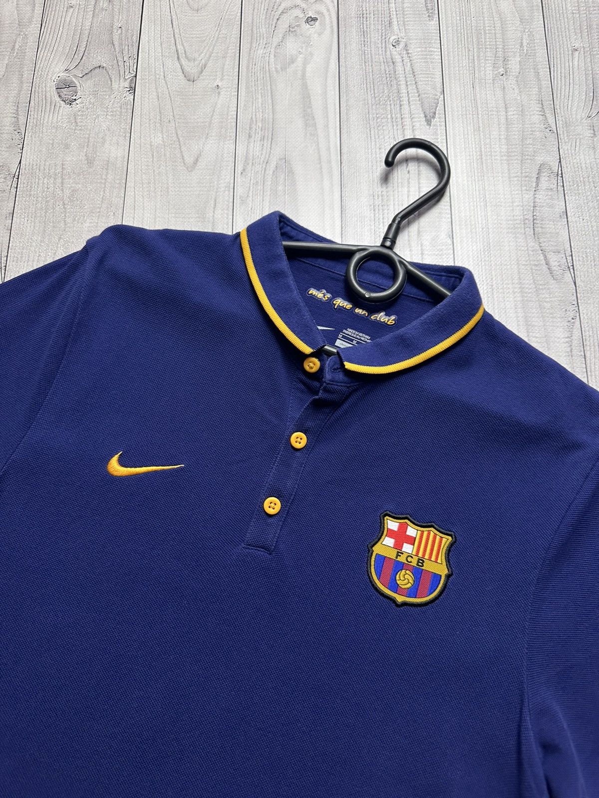 Nike Vintage Nike Barcelona polo size M logo Size US M / EU 48-50 / 2 - 2 Thumbnail