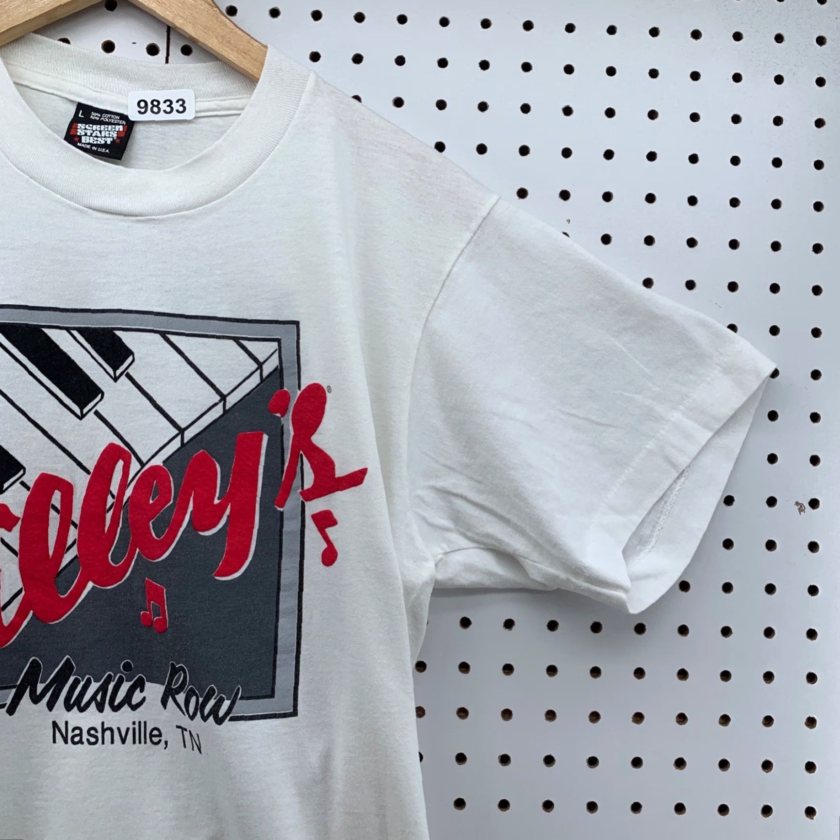 Vintage VINTAGE Gilleys Music Row Shirt Mens M White Cotton Logo 90s Band Music Mens Size US M / EU 48-50 / 2 - 3 Thumbnail
