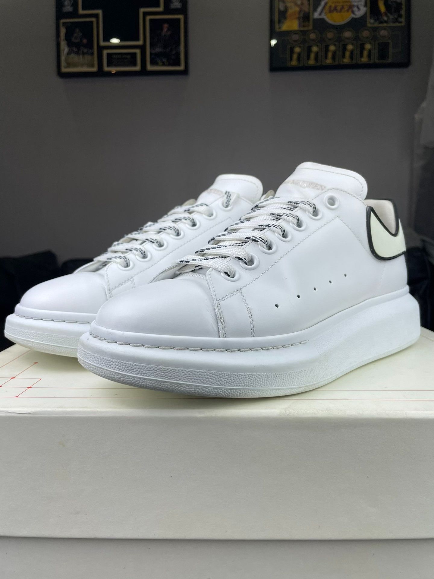 Alexander McQueen Alexander McQueen Black Lowtop Sneakers 8.5 Men Size US 8.5 / EU 41-42 - 1 Thumbnail