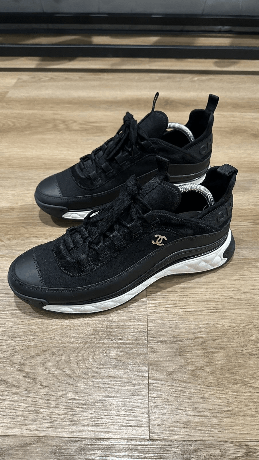 Chanel Chanel Low Trainers Size US 10 / EU 43 - 1 Thumbnail