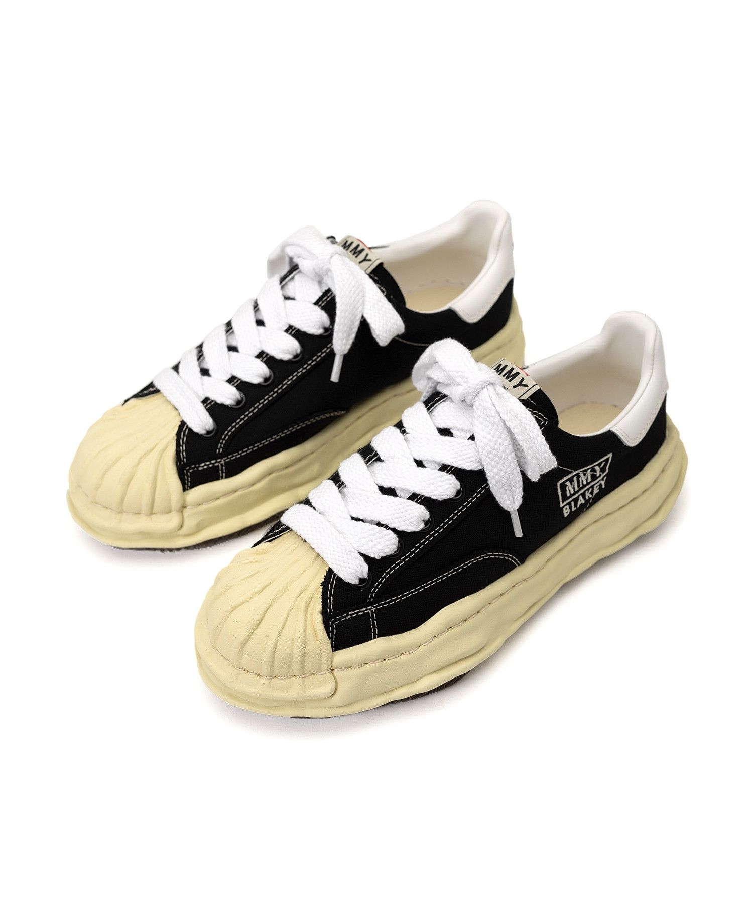 image of Maison Mihara Yasuhiro x Miharayasuhiro Mmy - Blakey OG Sole Canvas Low-Top Sneaker in Black (Size 