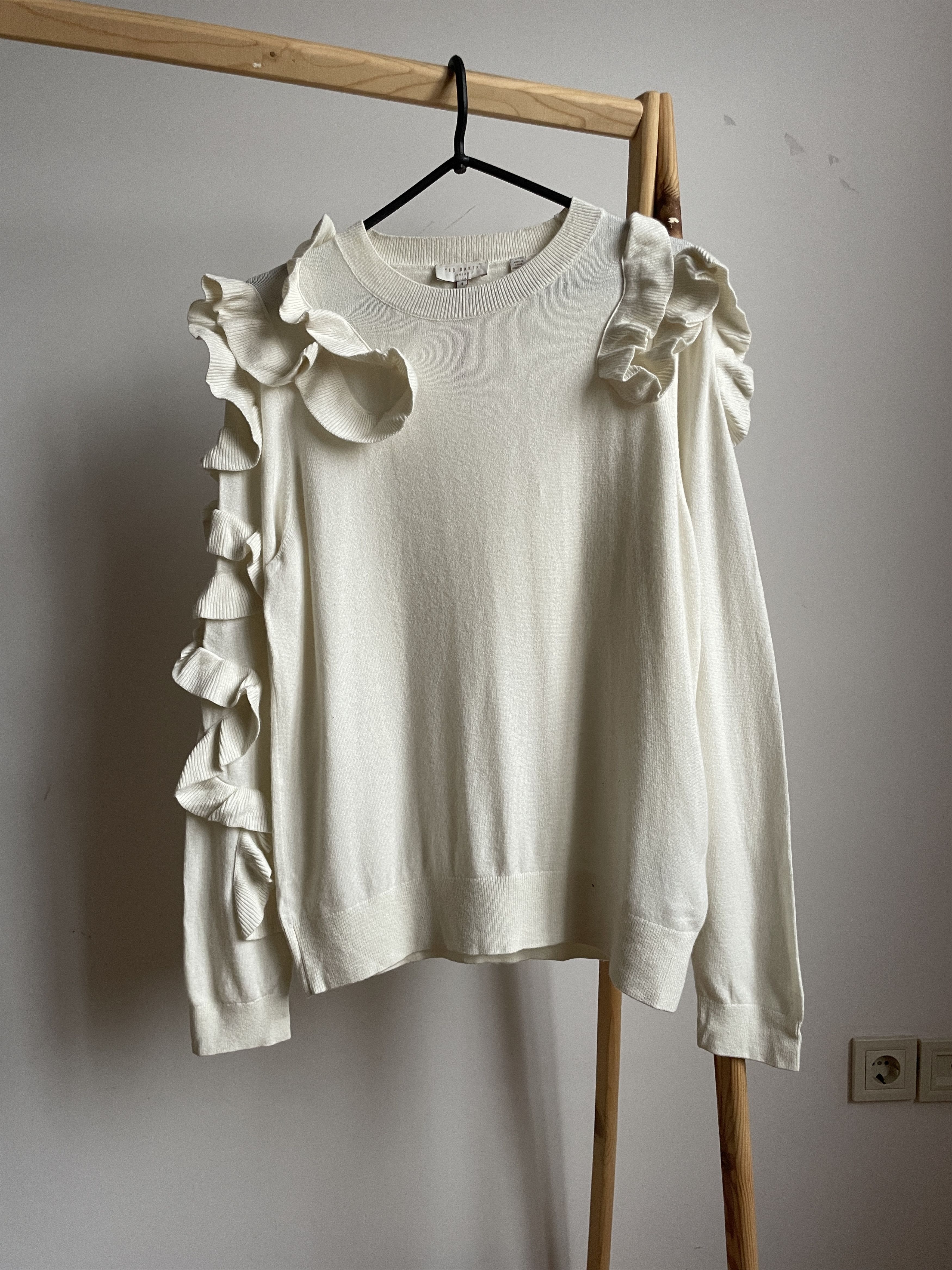 Ted Baker Ted Baker Celebrating 30 Years Ruffle Wool Blend Sweater Size L / US 10 / IT 46 - 1 Thumbnail