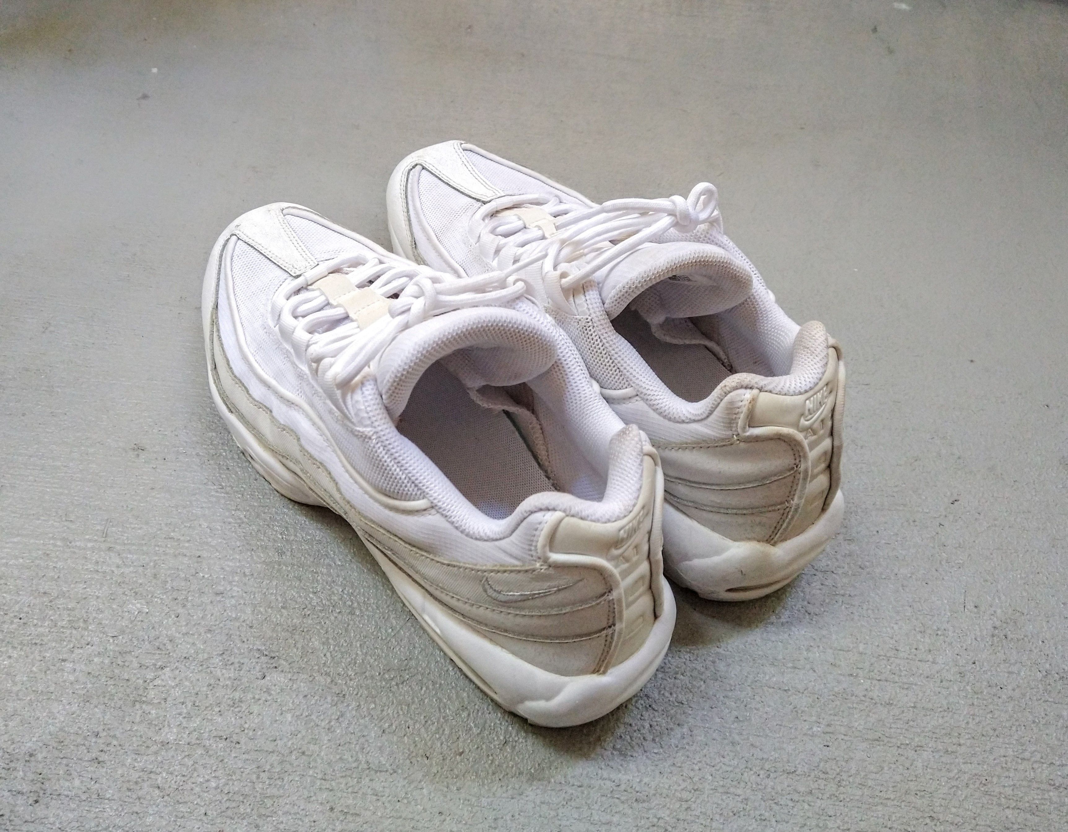 Nike Nike Air Max 95 Essential Triple White Size 10 CT1268-100 Size US 10 / EU 43 - 13 Thumbnail