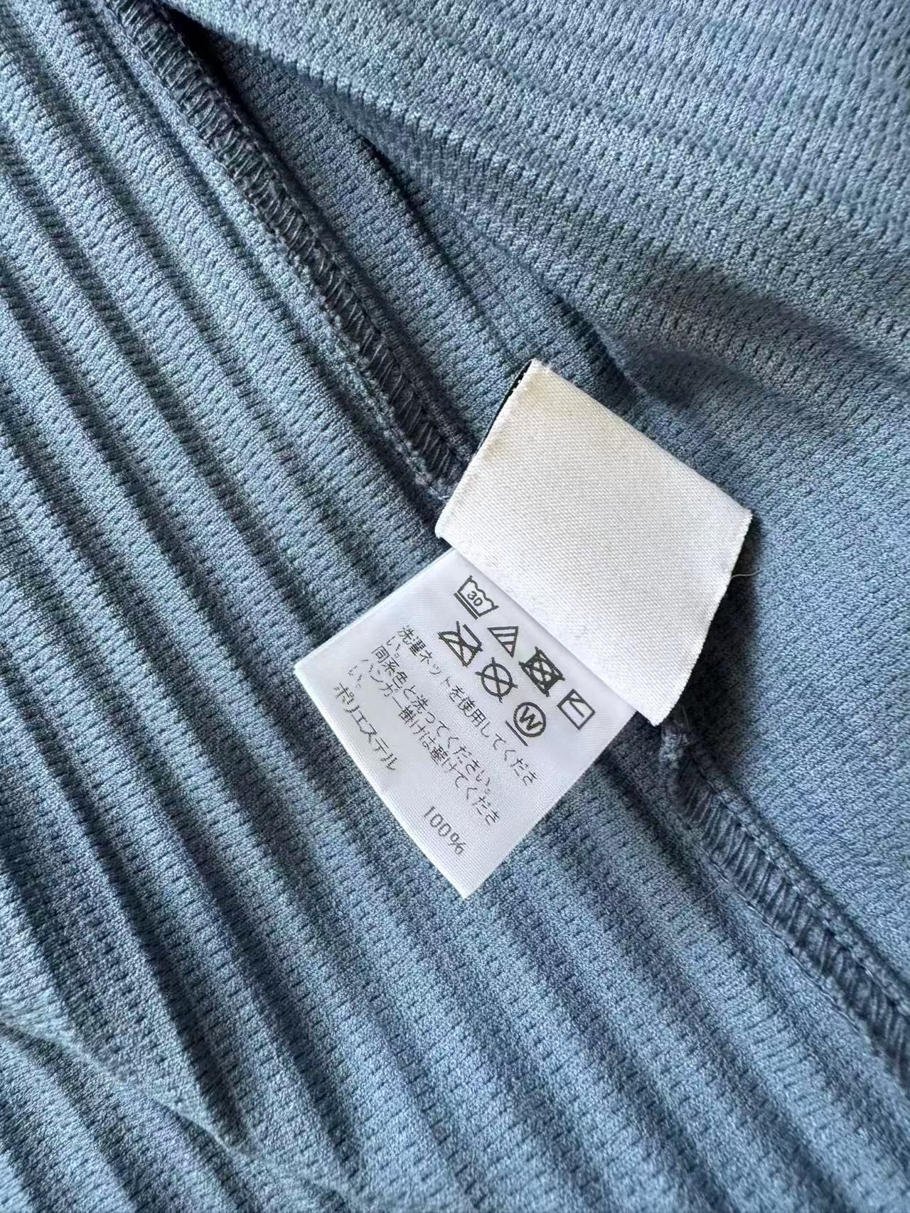 Homme Plisse Issey Miyake Homme Plissé Issey Miyake Blue Zip-up hooded Jacket Size US L / EU 52-54 / 3 - 11 Thumbnail