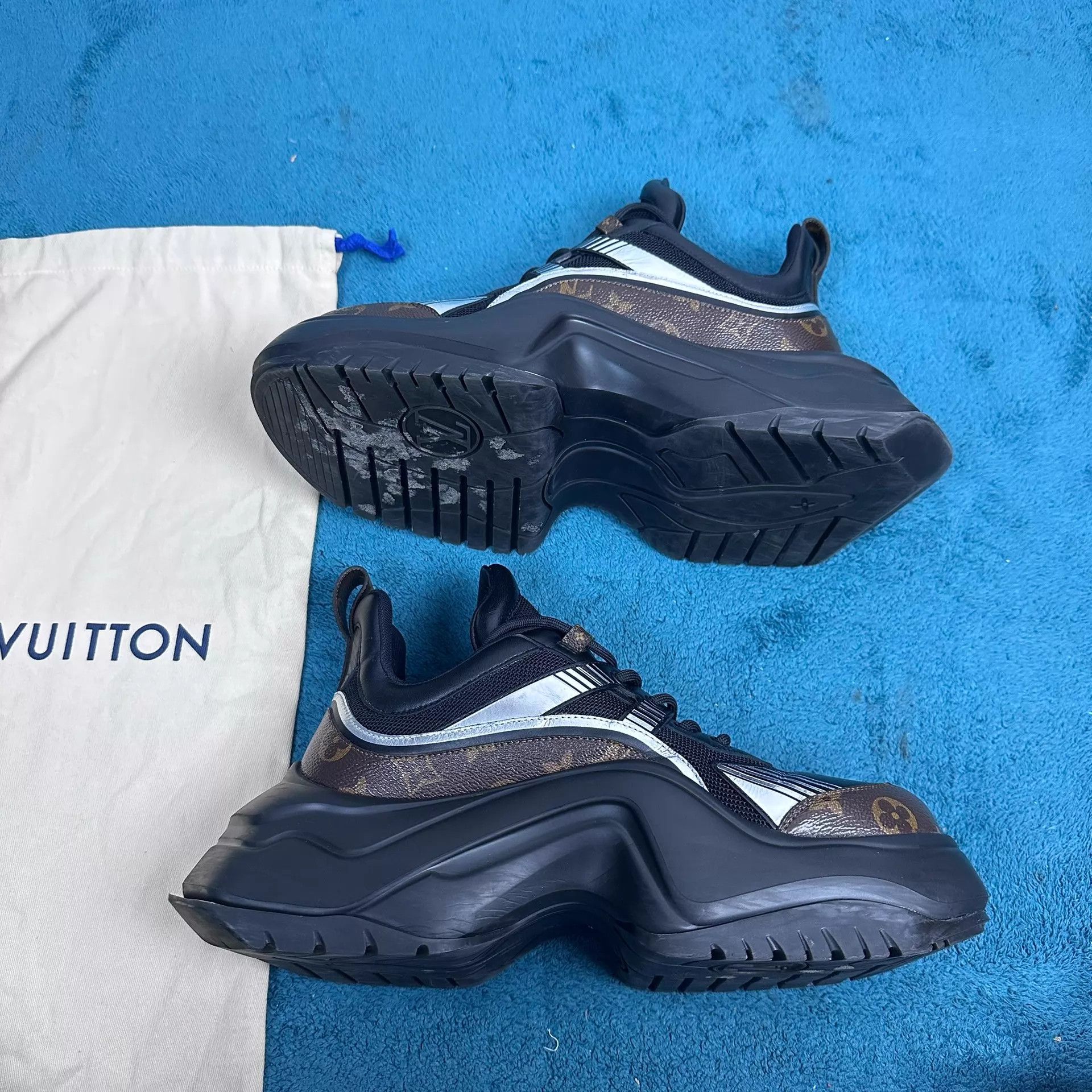 Louis Vuitton LV Trainer 2.0 Black Brown US8/42 Like New Size US 9 / EU 42 - 3 Thumbnail
